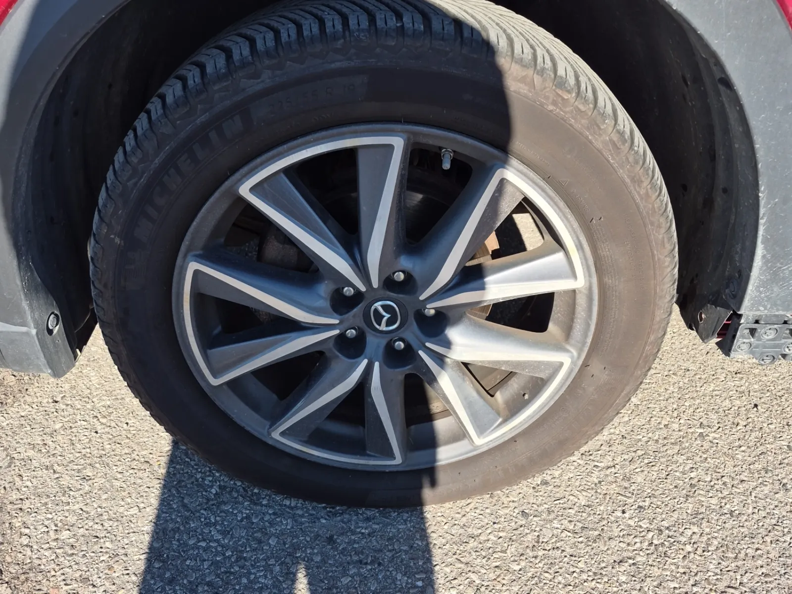 Front driver wheel/tire photo