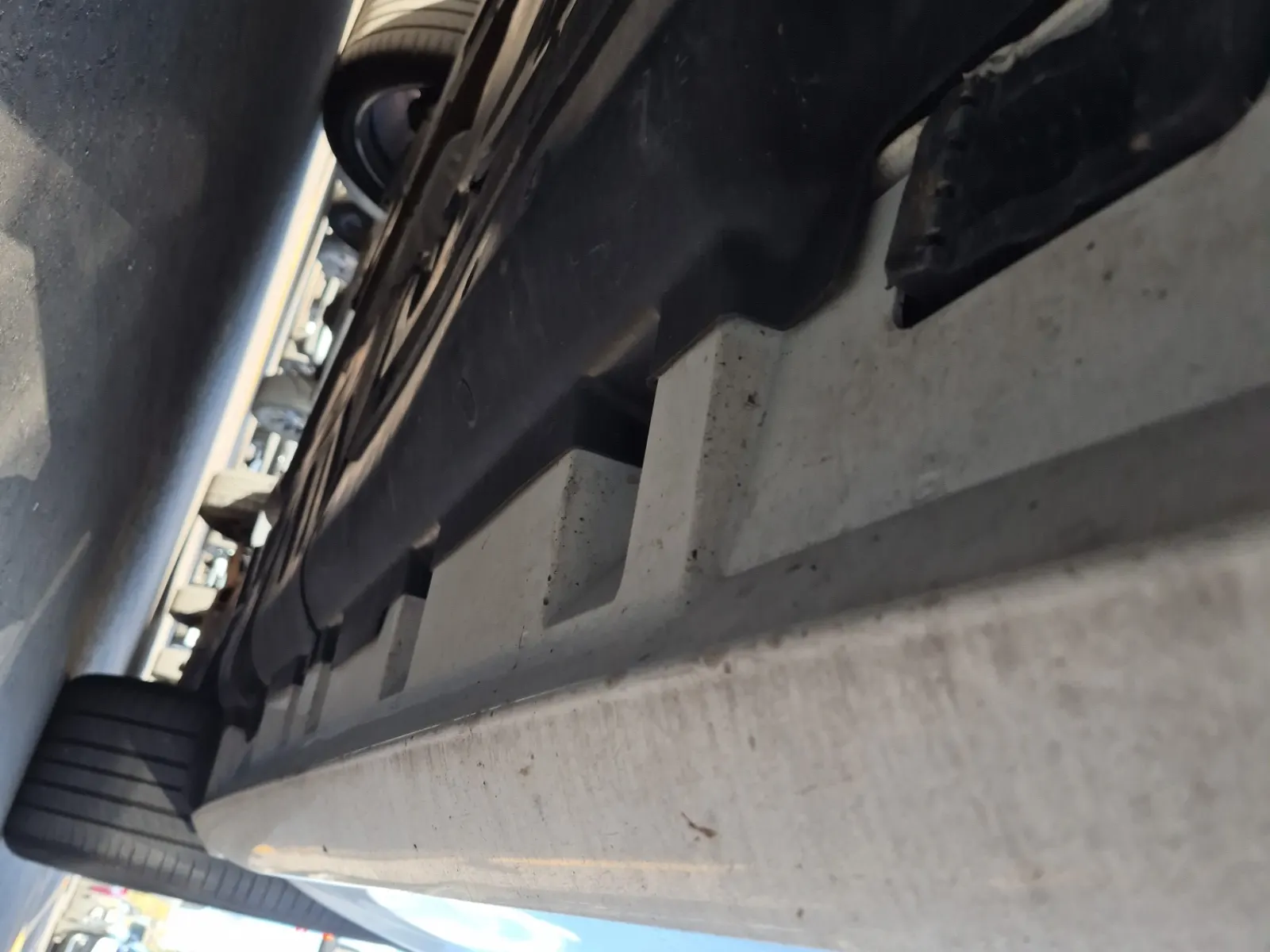 Undercarriage - Driver Photo