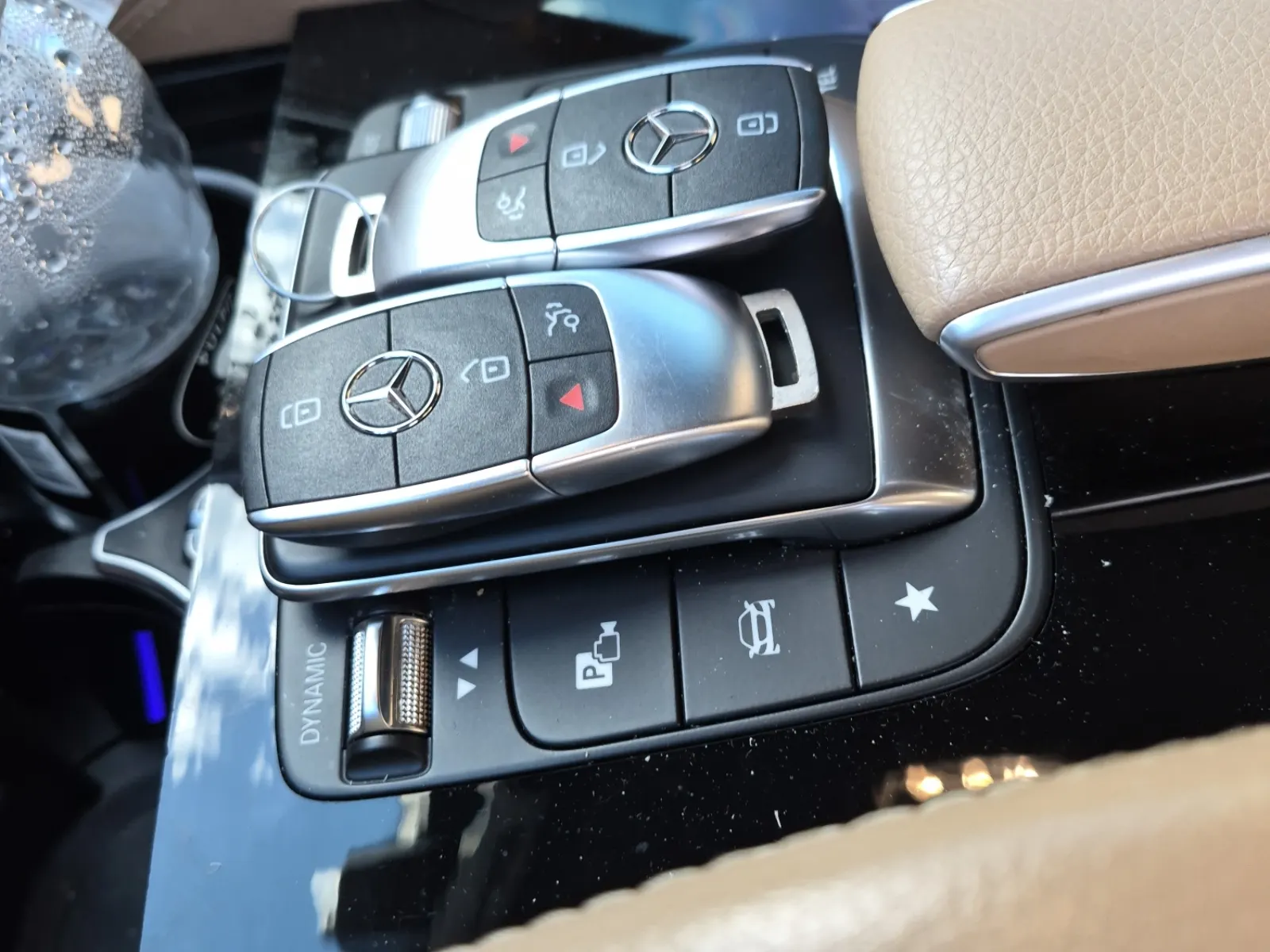 Keys/Fobs/Manual Photo
