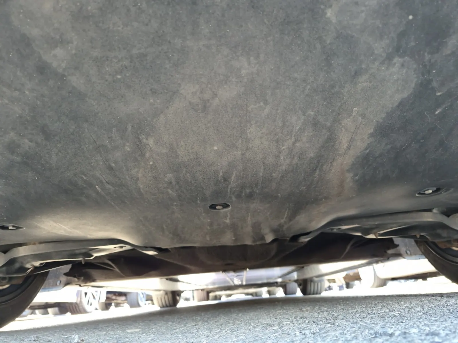 Undercarriage - Rear Photo
