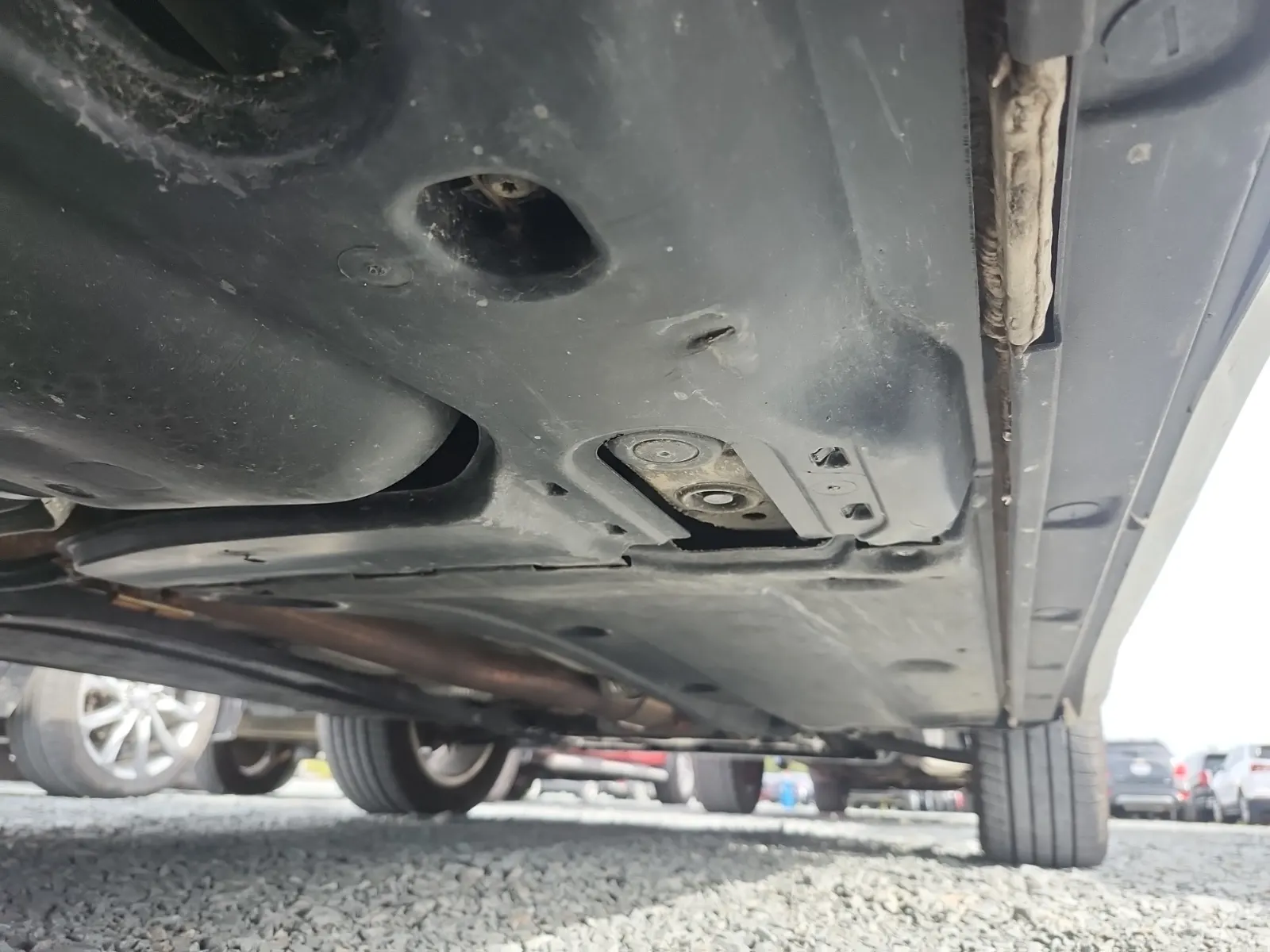 Undercarriage - Passenger Photo