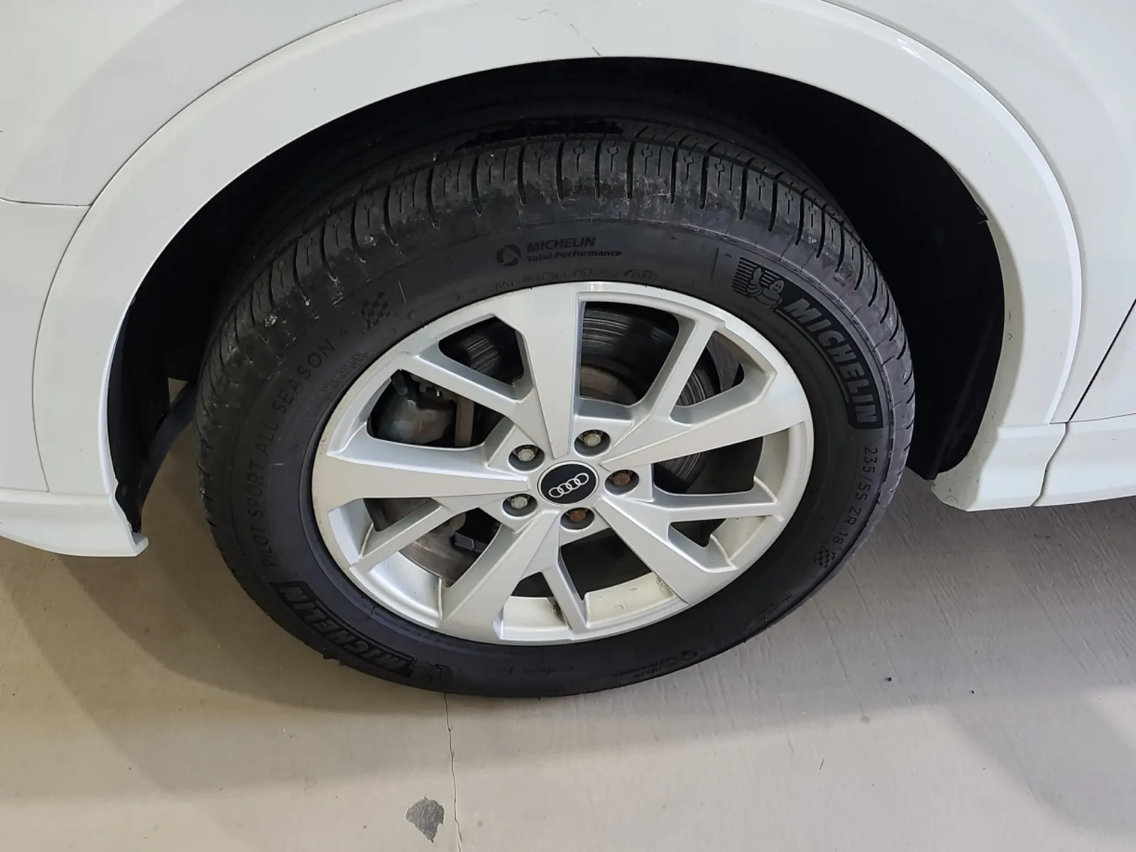 Front driver wheel/tire photo