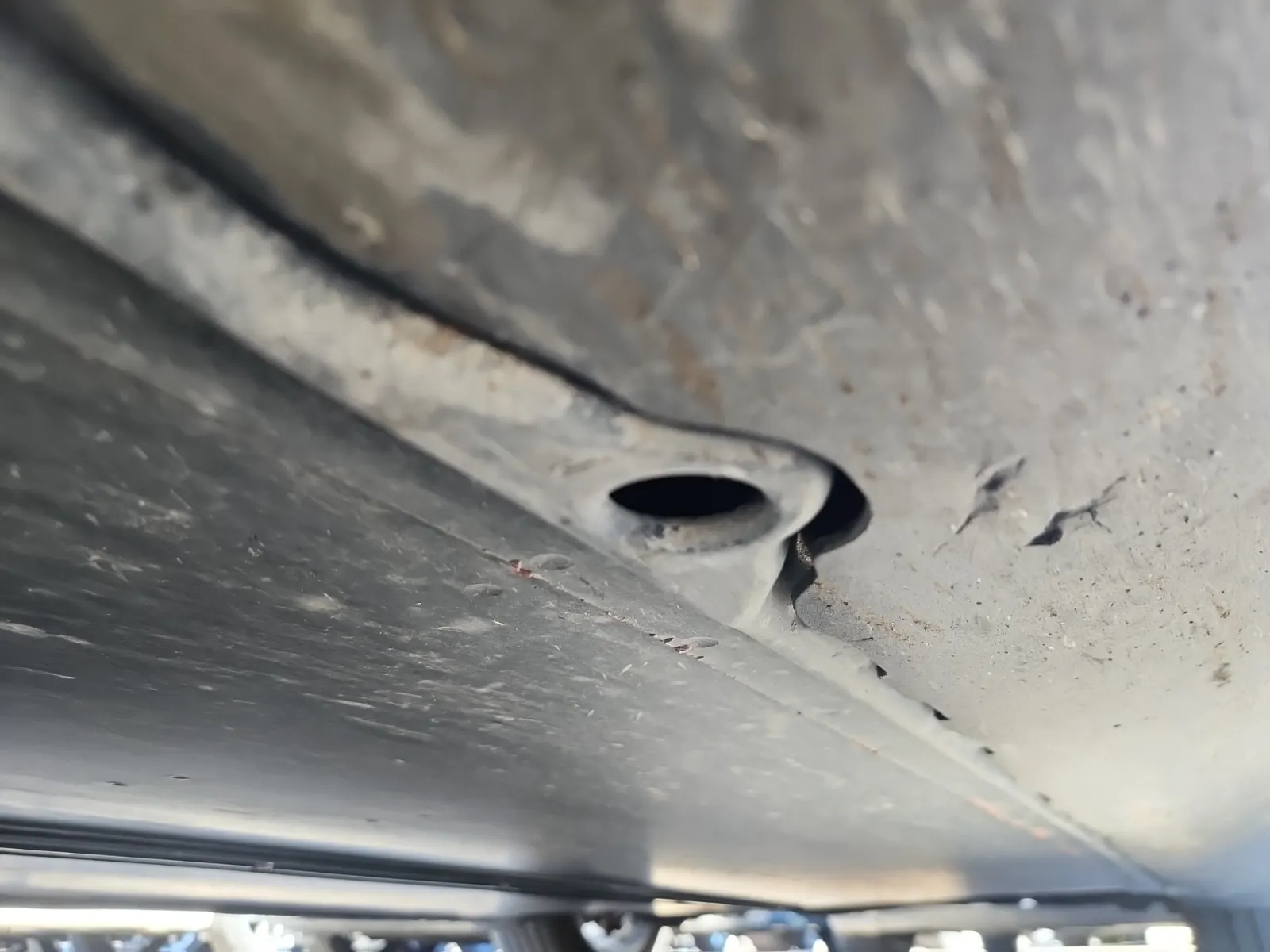 Undercarriage - Driver Photo