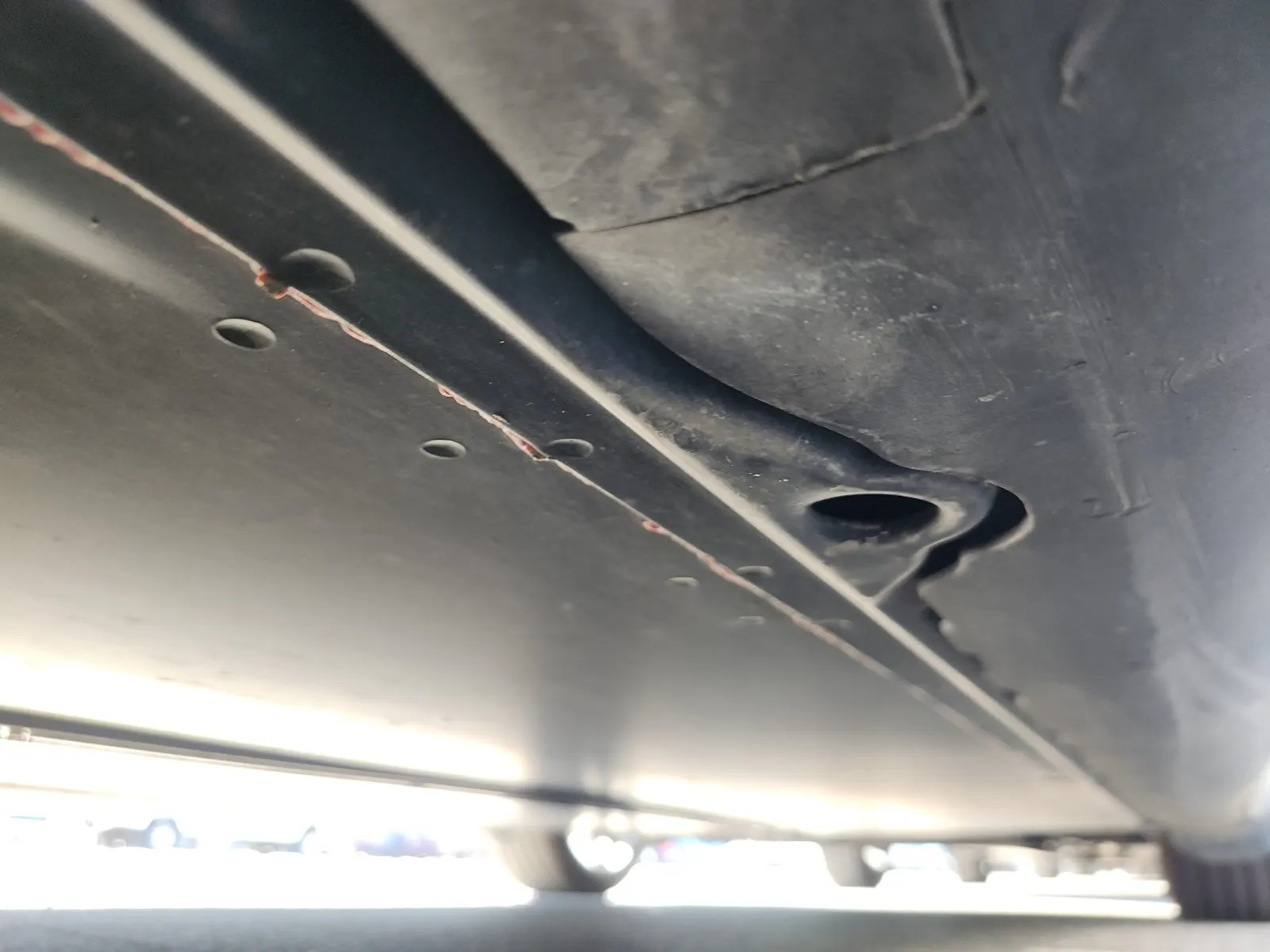 Undercarriage - Passenger Photo