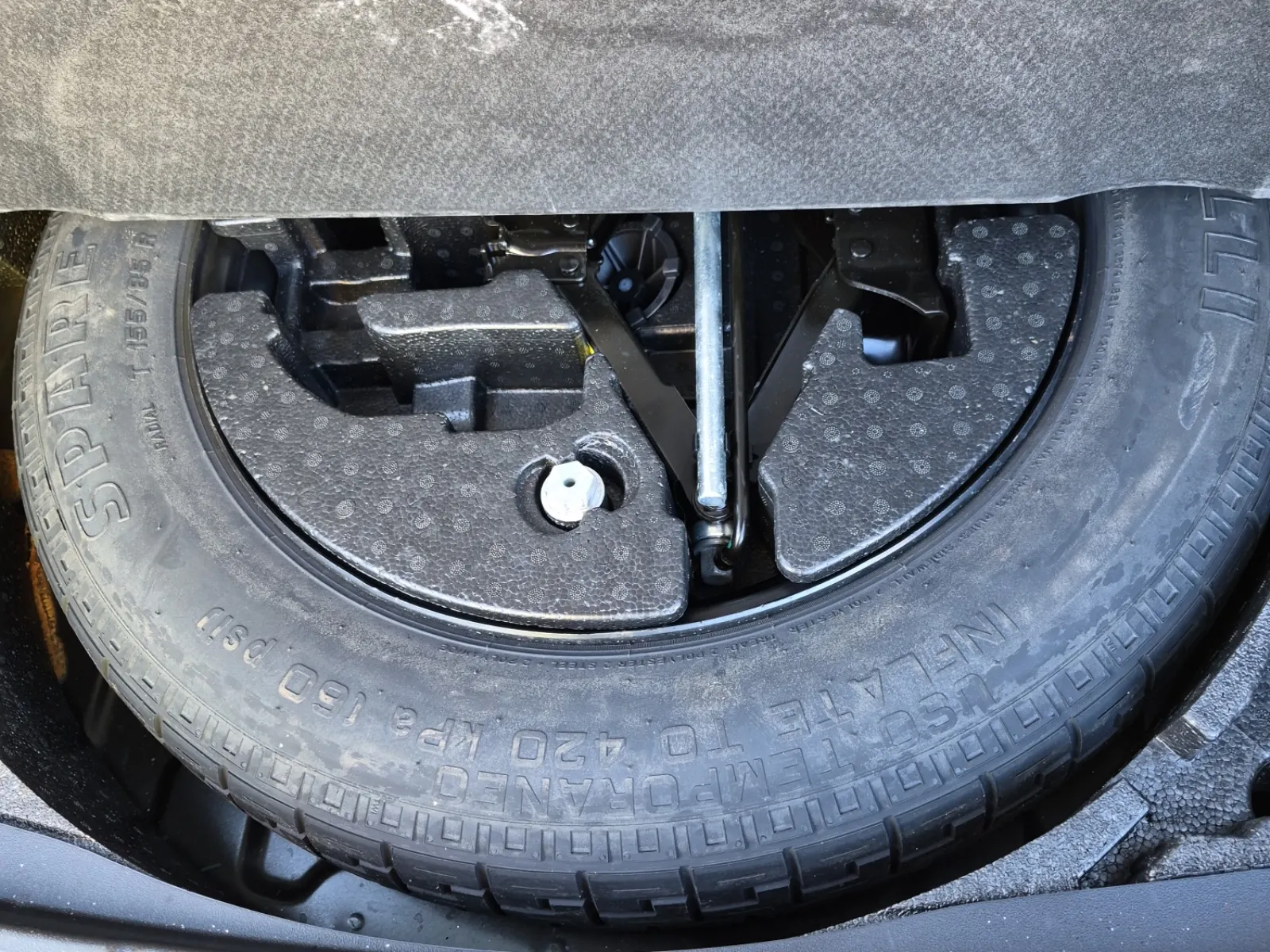Spare Tire & Wheel Photo
