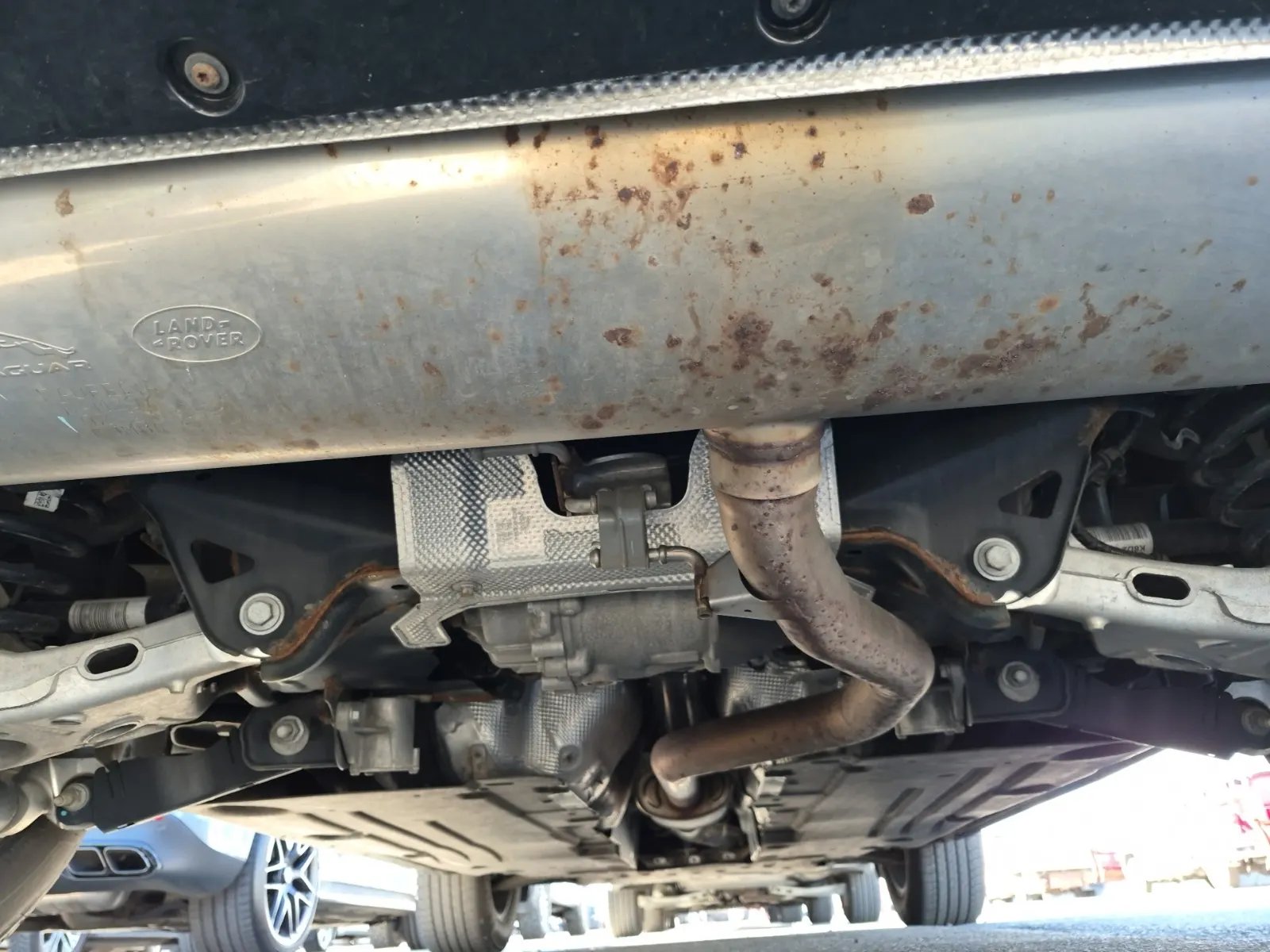 Undercarriage - Rear Photo