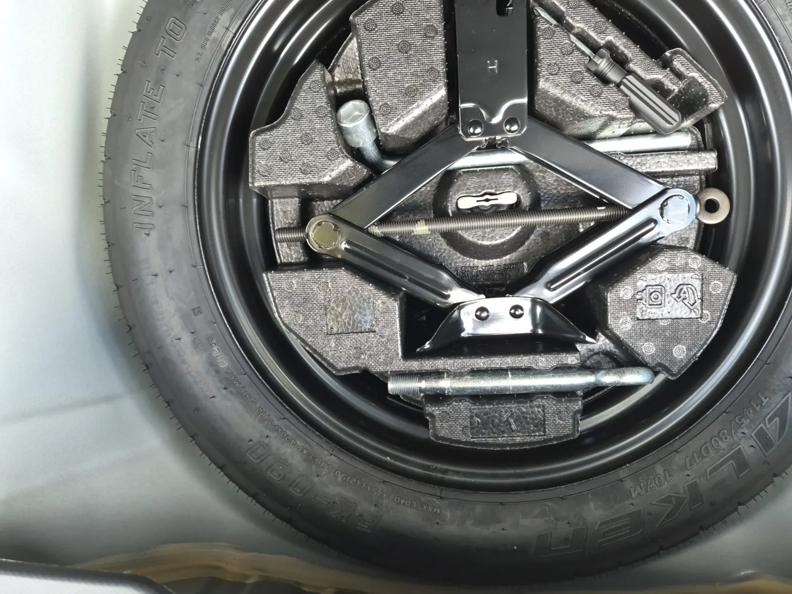 Spare Tire & Wheel Photo