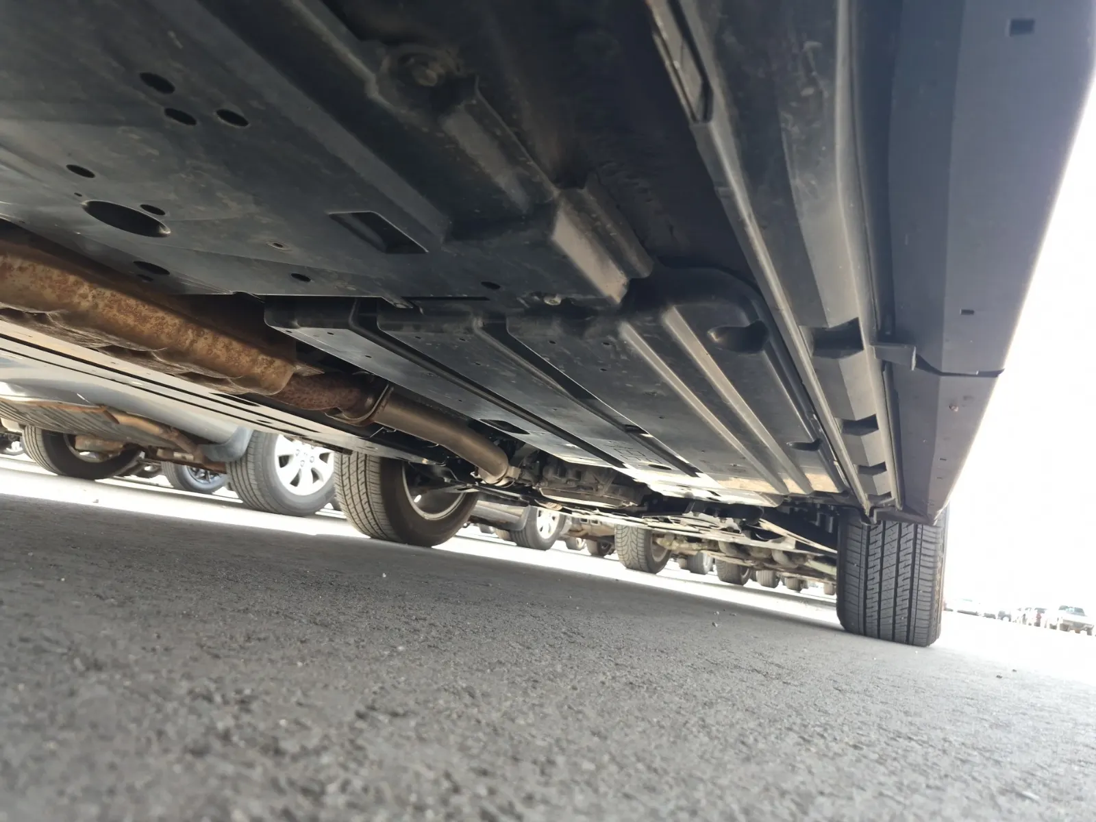 Undercarriage - Passenger Photo