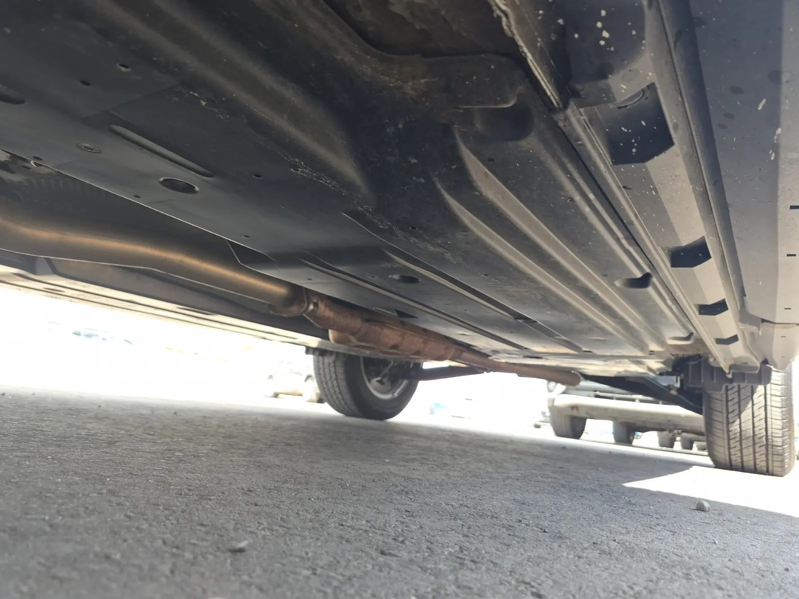 Undercarriage - Driver Photo