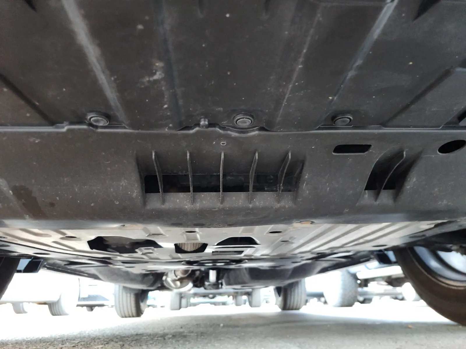 Undercarriage - Front Photo