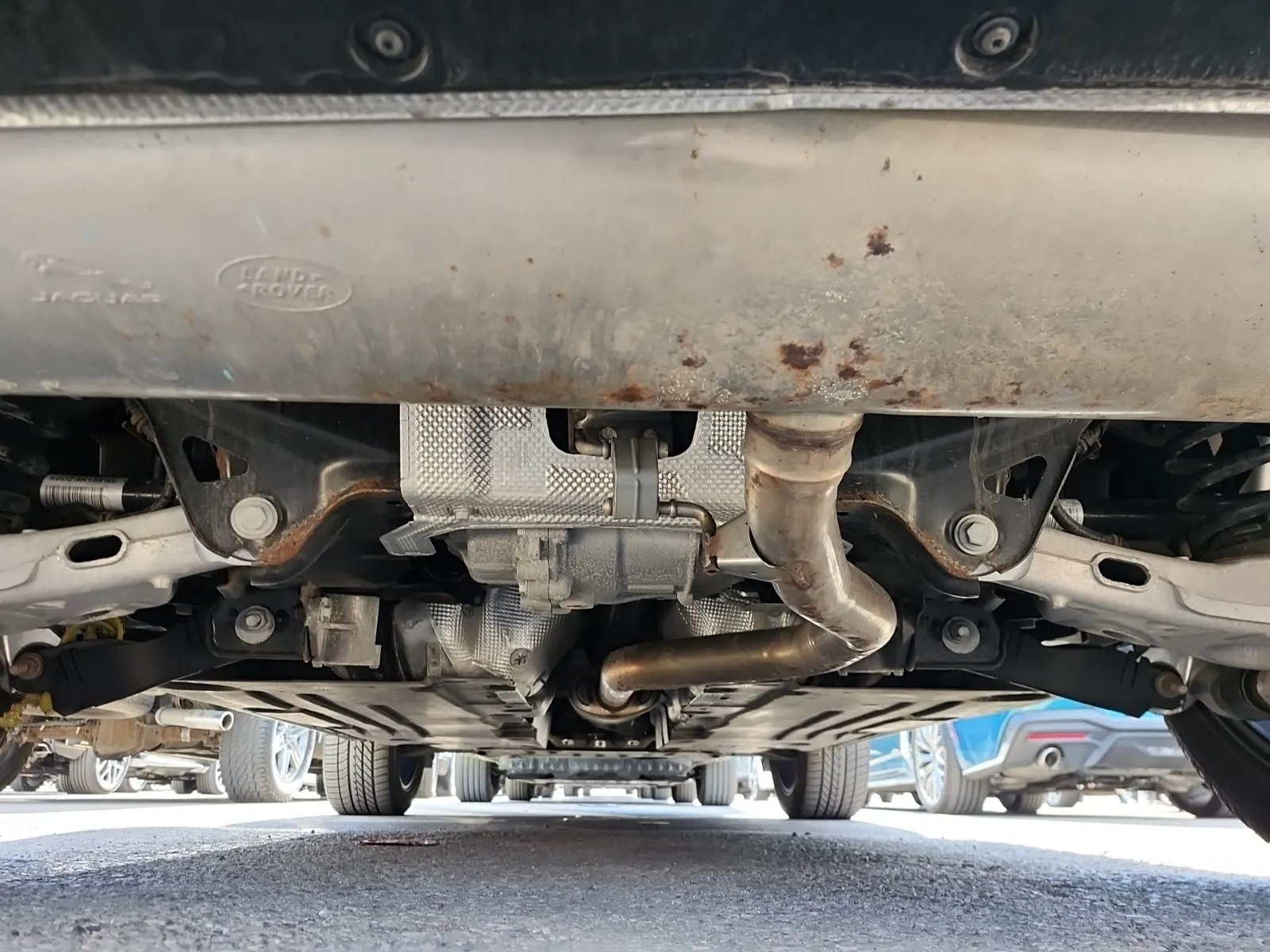 Undercarriage - Rear Photo