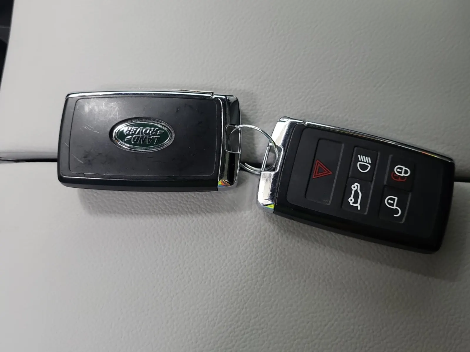 Keys/Fobs/Manual Photo