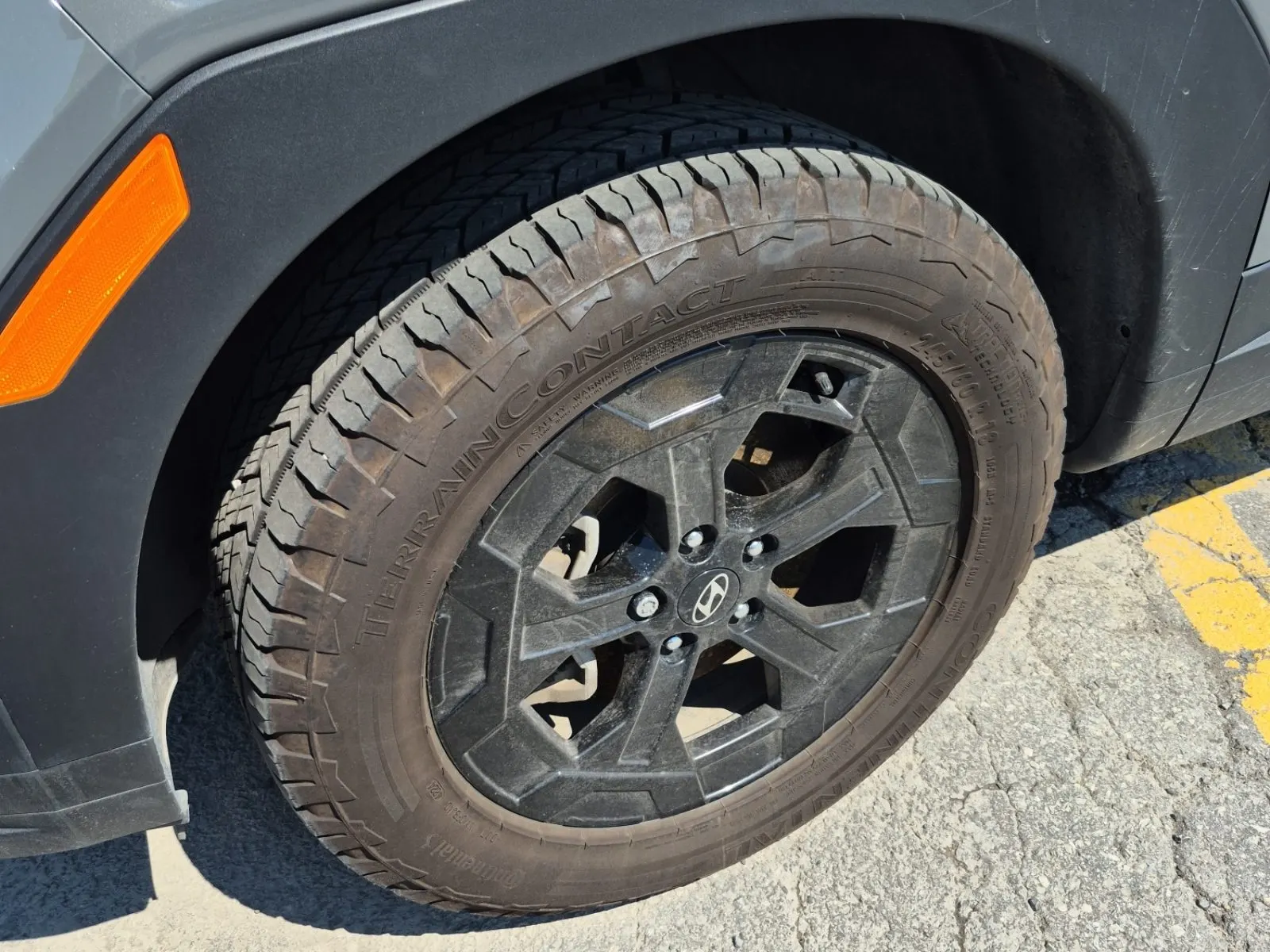 Front driver wheel/tire photo