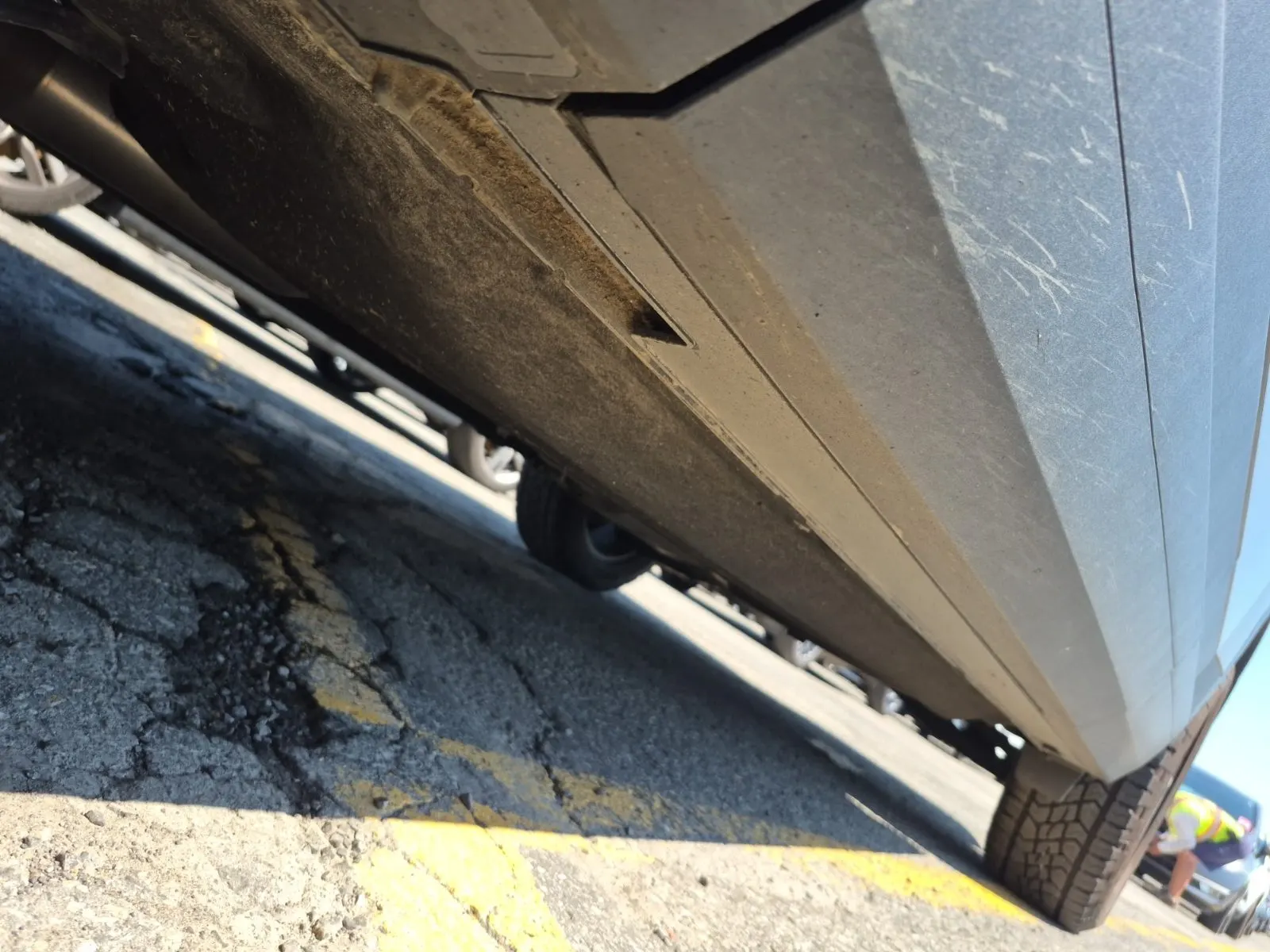 Undercarriage - Driver Photo