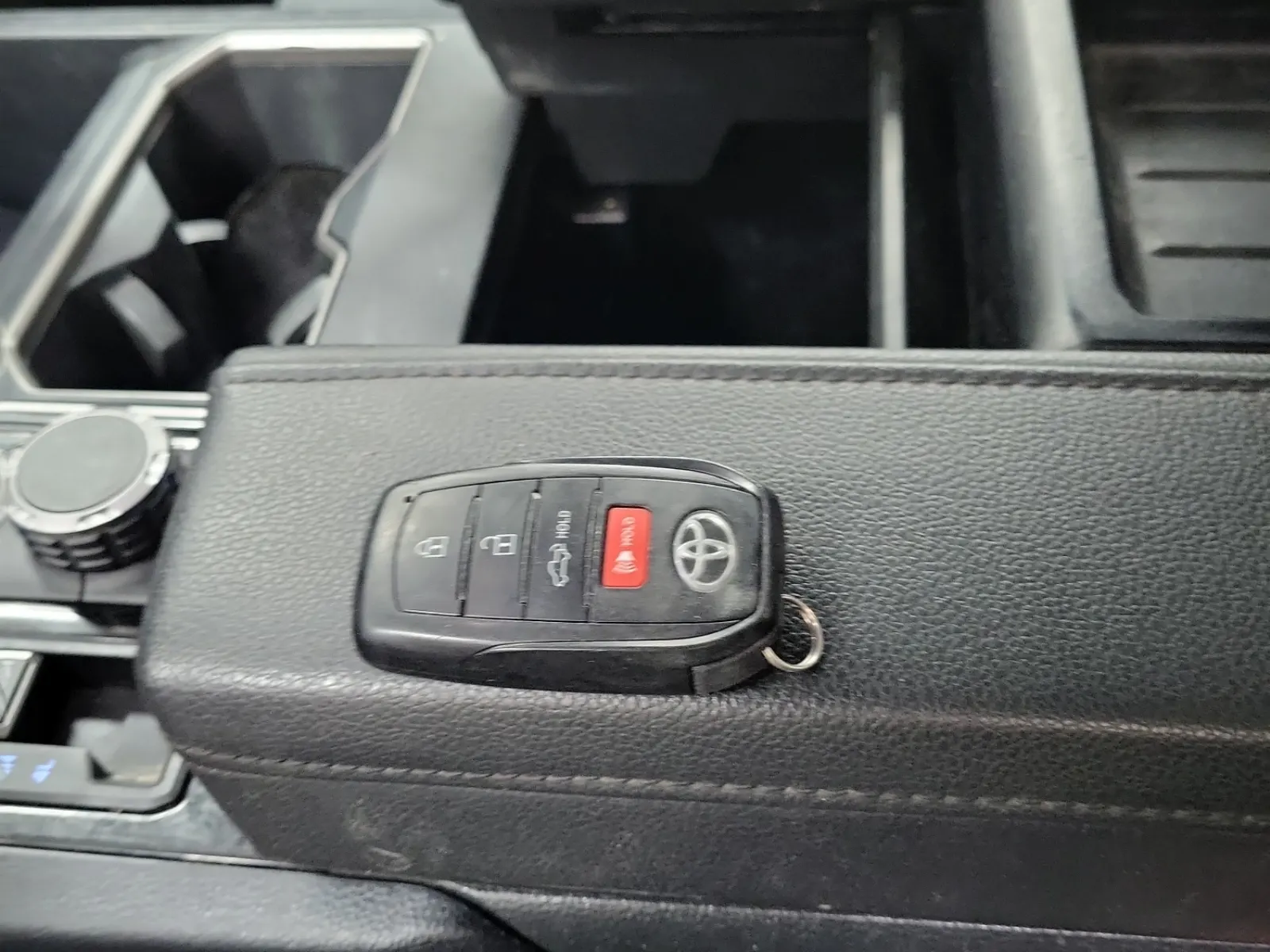Keys/Fobs/Manual Photo