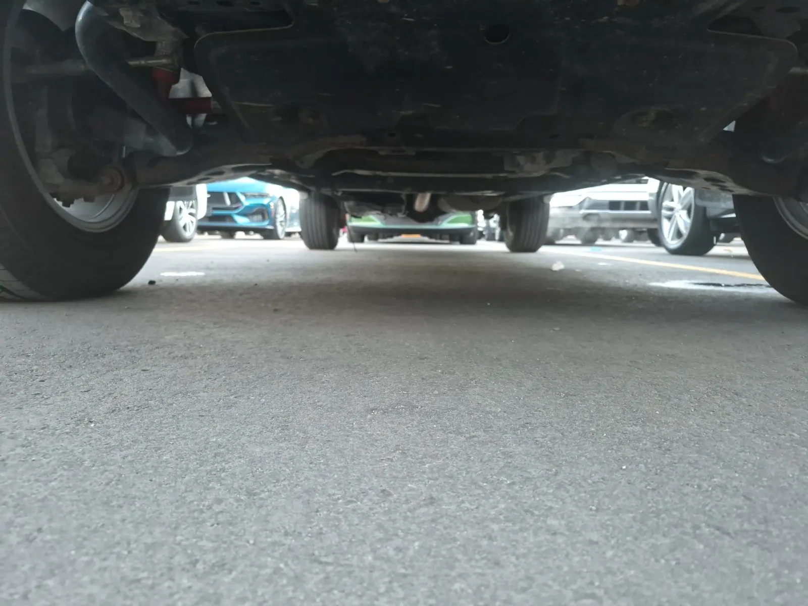 Undercarriage - Front Photo