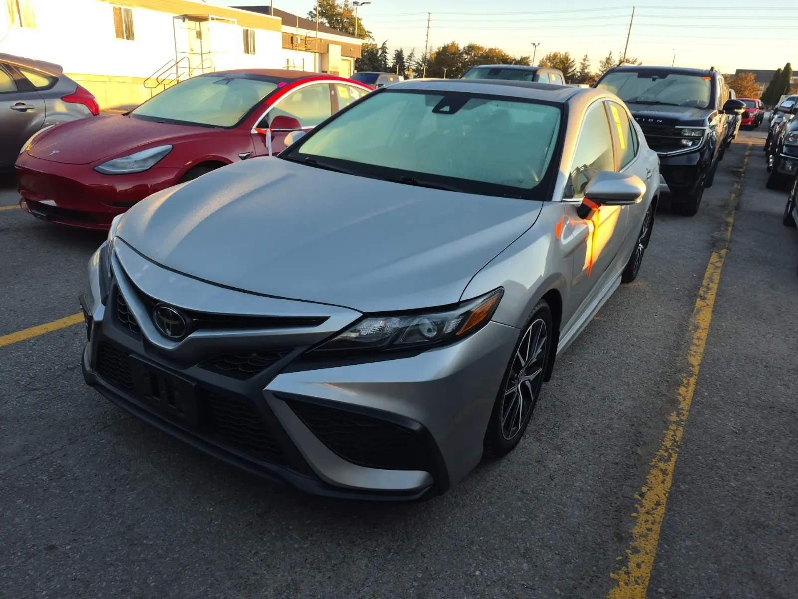 Front driver 3/4 photo