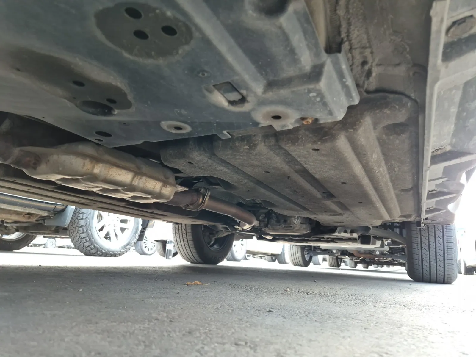 Undercarriage - Passenger Photo