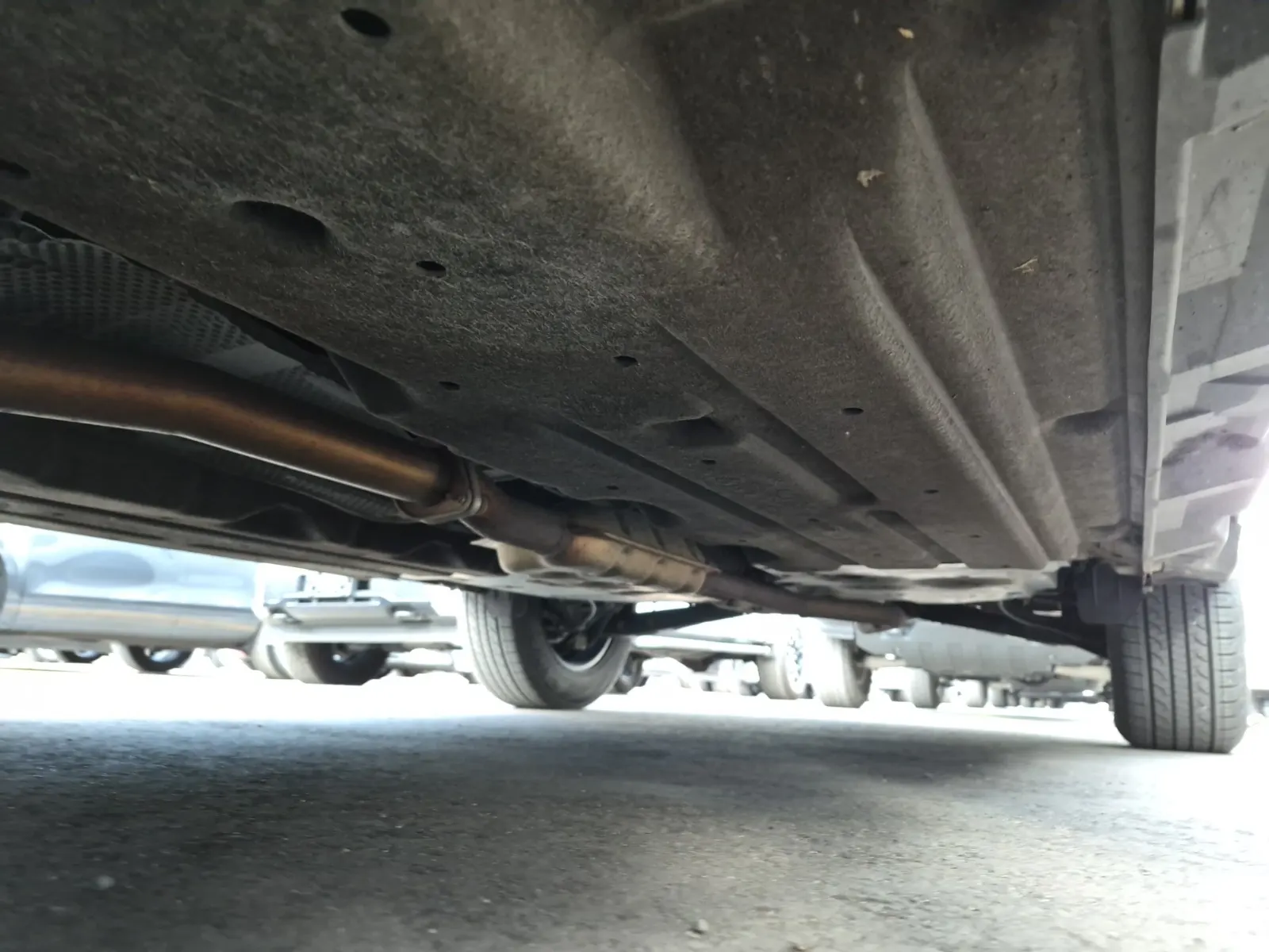 Undercarriage - Driver Photo