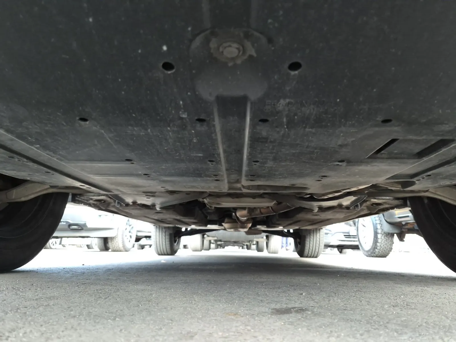 Undercarriage - Front Photo