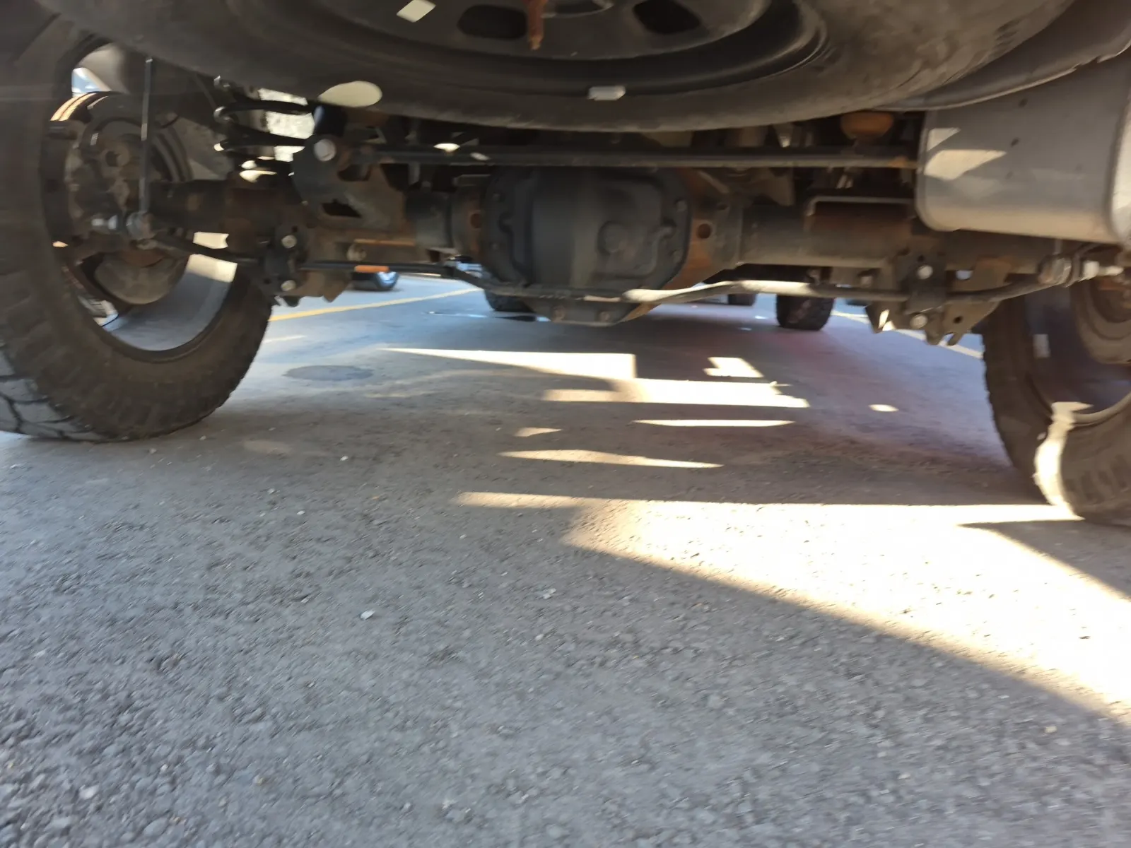 Undercarriage - Rear Photo