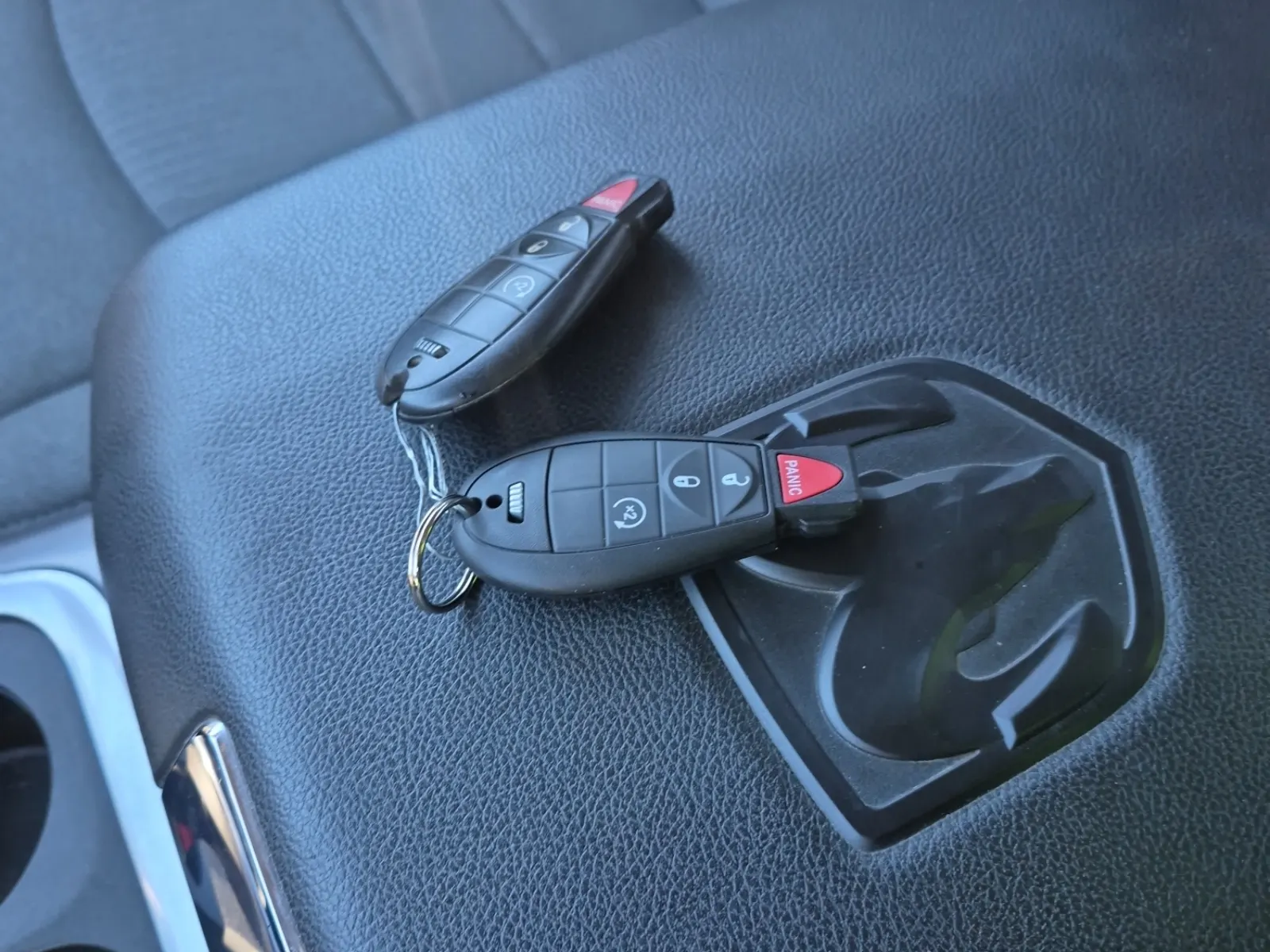 Keys/Fobs/Manual Photo