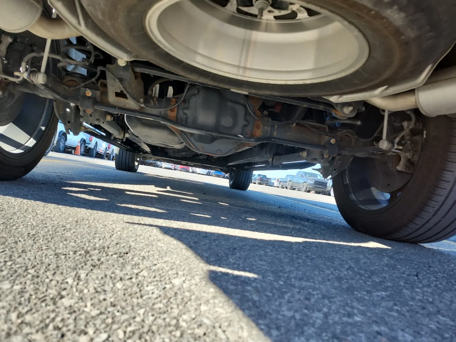 Undercarriage - Rear Photo