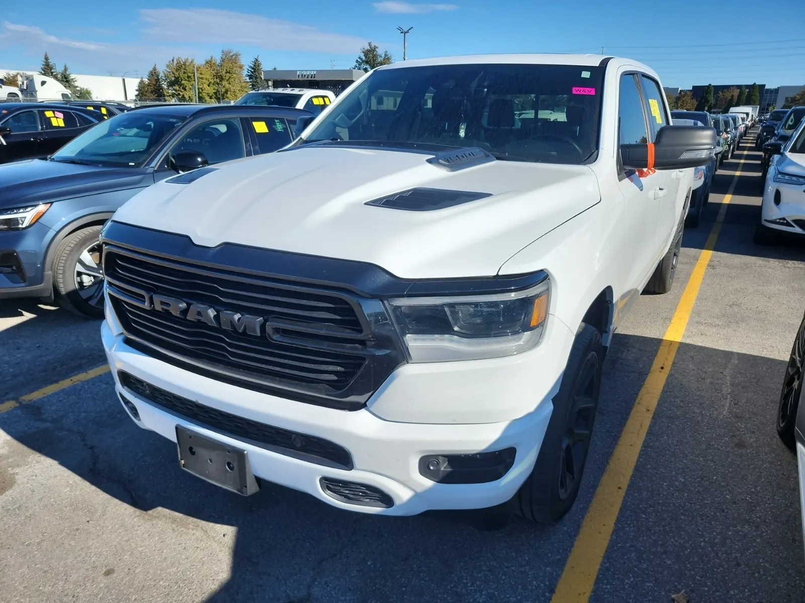 Front driver 3/4 photo