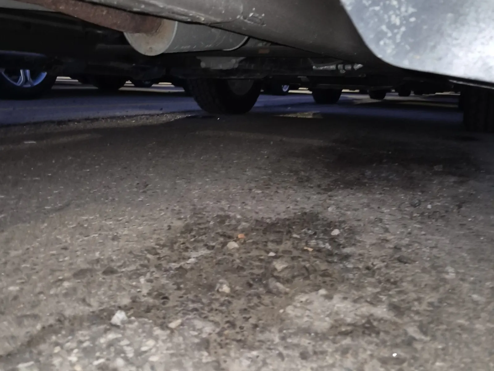Undercarriage - Passenger Photo