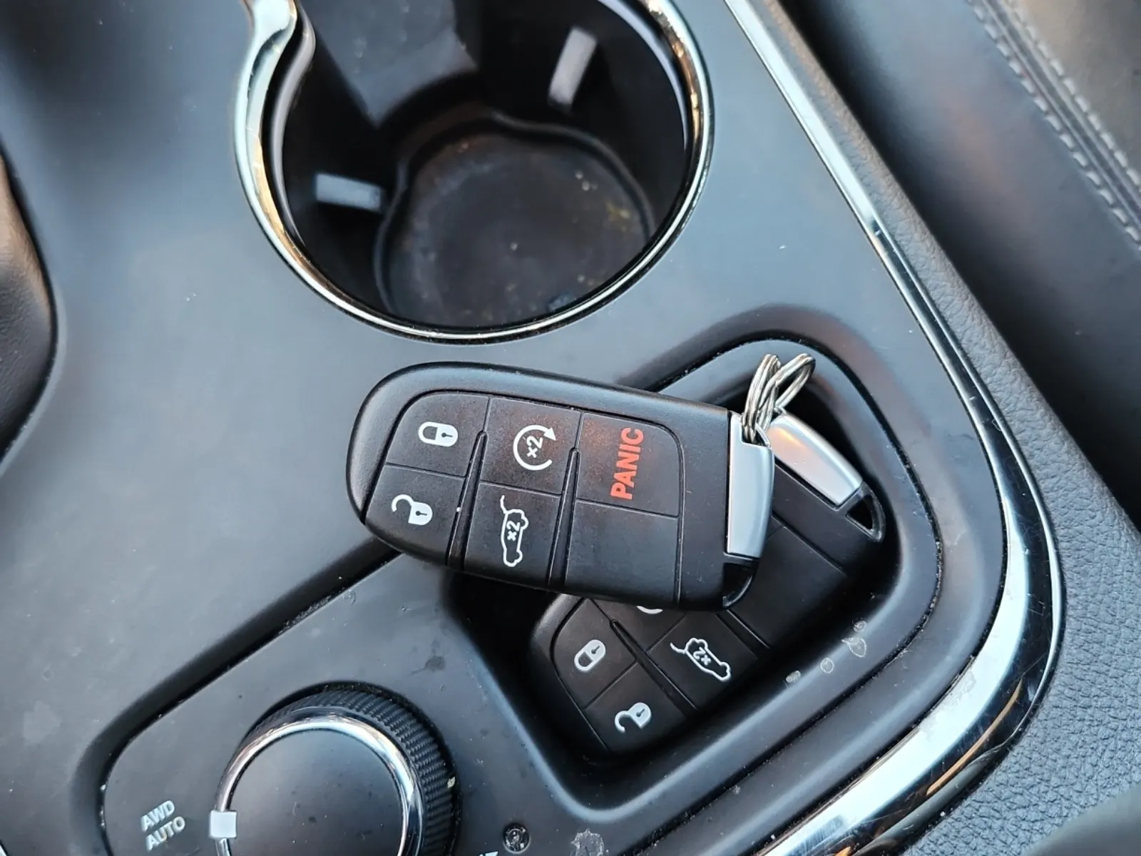 Keys/Fobs/Manual Photo