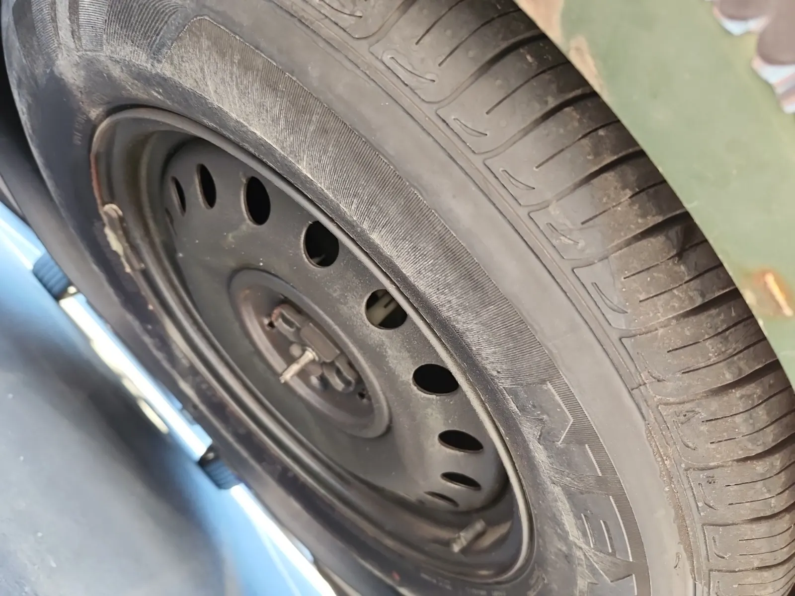 Spare Tire & Wheel Photo