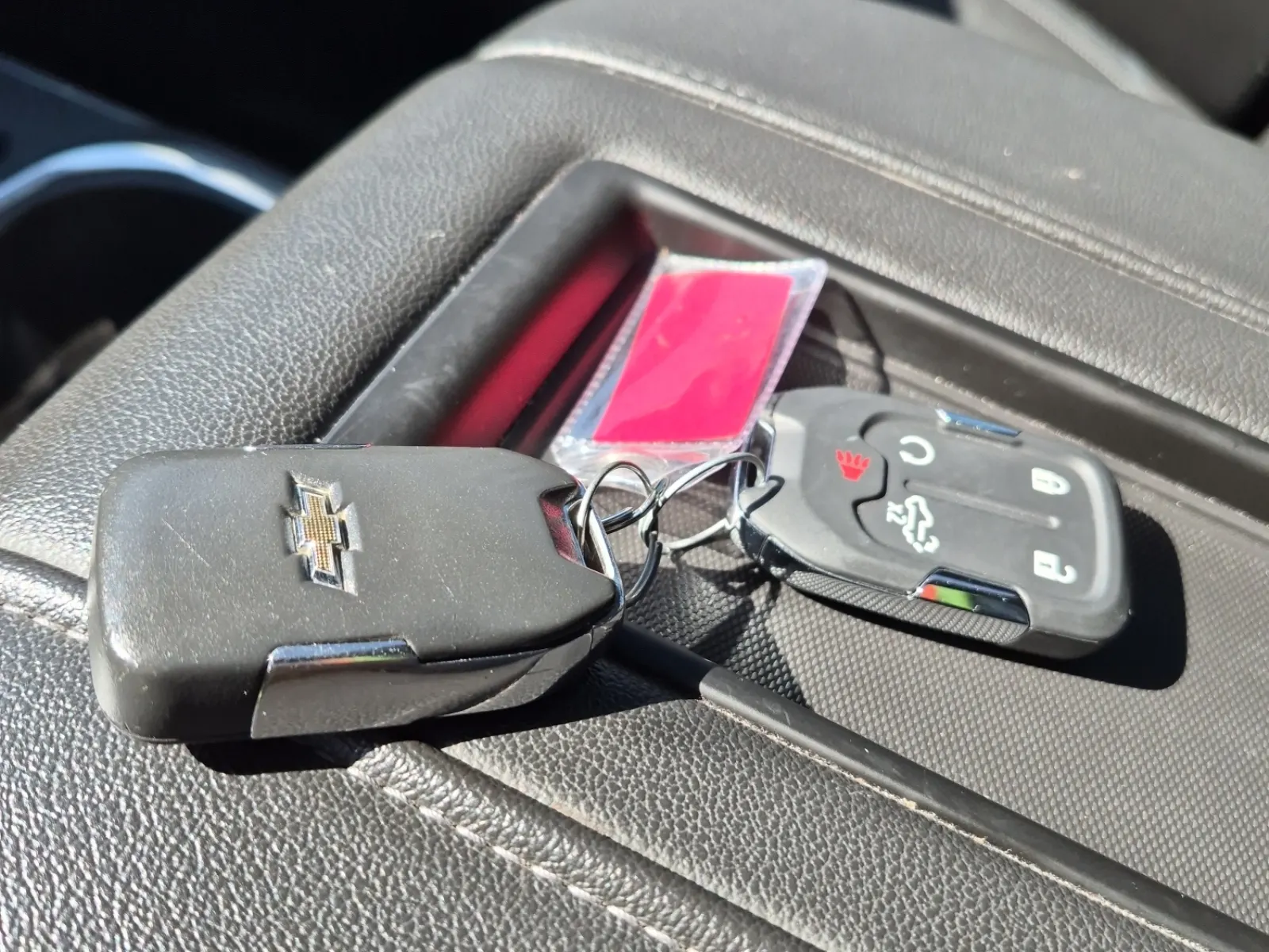 Keys/Fobs/Manual Photo