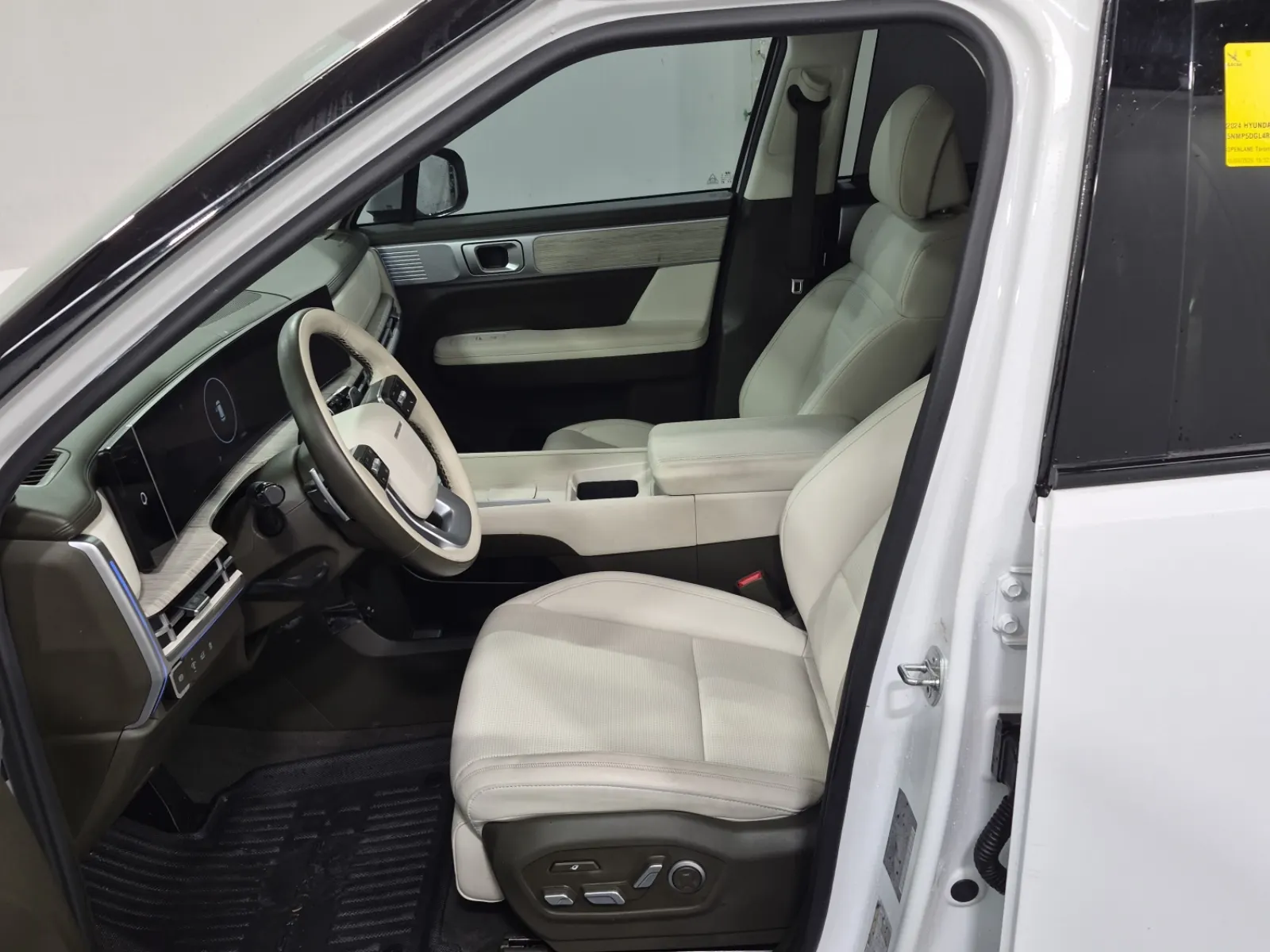 Front Interior Photo