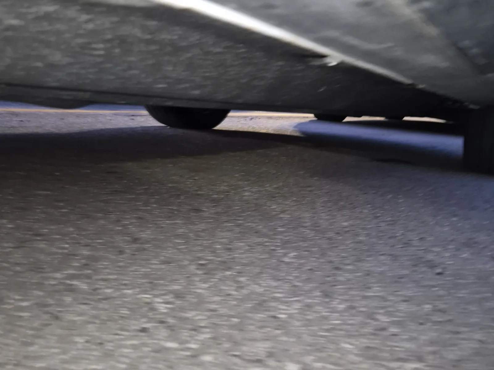 Undercarriage - Passenger Photo