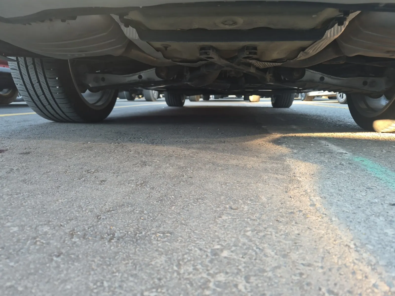 Undercarriage - Rear Photo