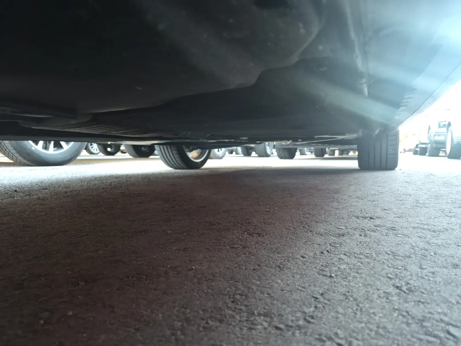 Undercarriage - Driver Photo