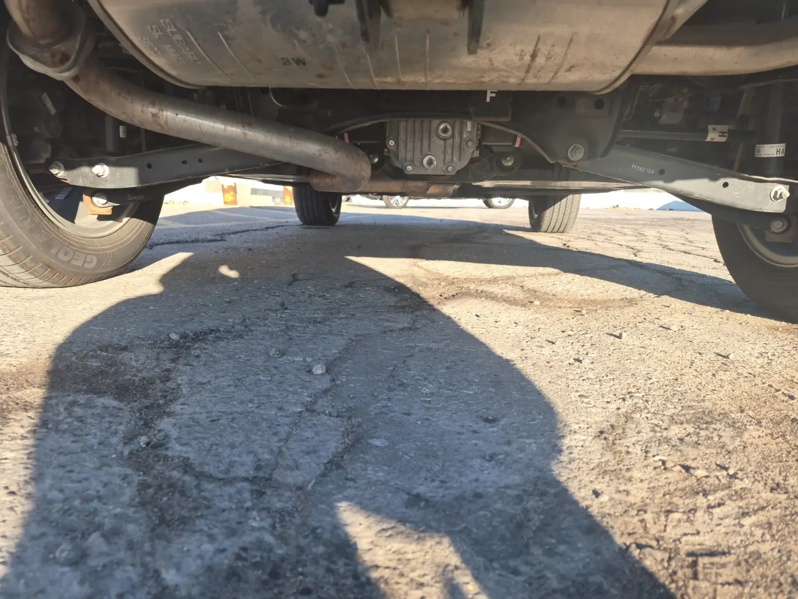 Undercarriage - Rear Photo
