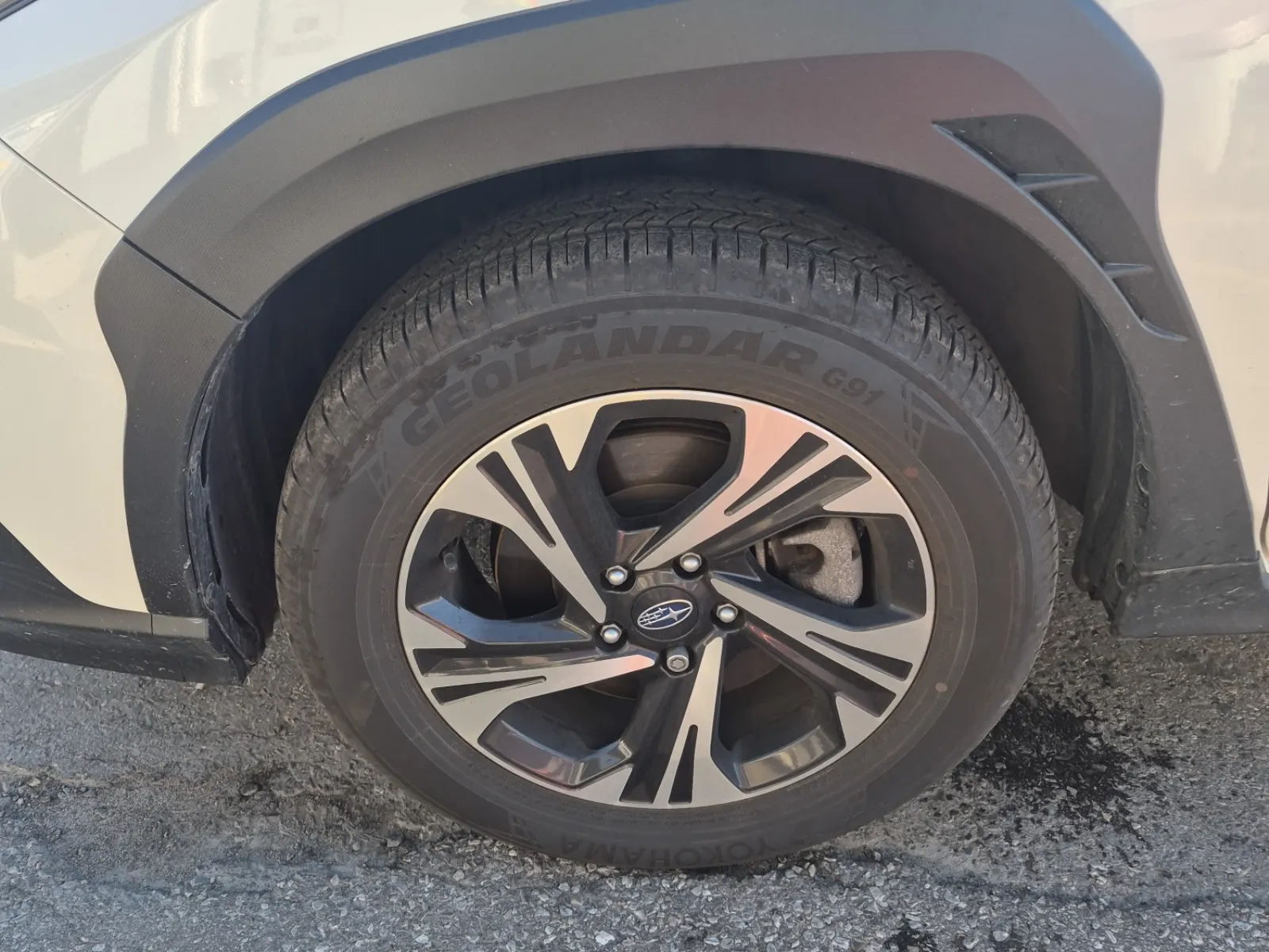 Front driver wheel/tire photo