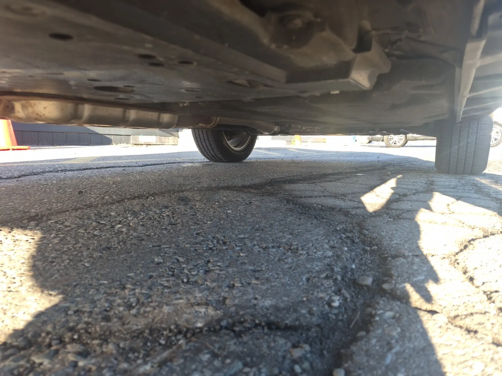 Undercarriage - Passenger Photo