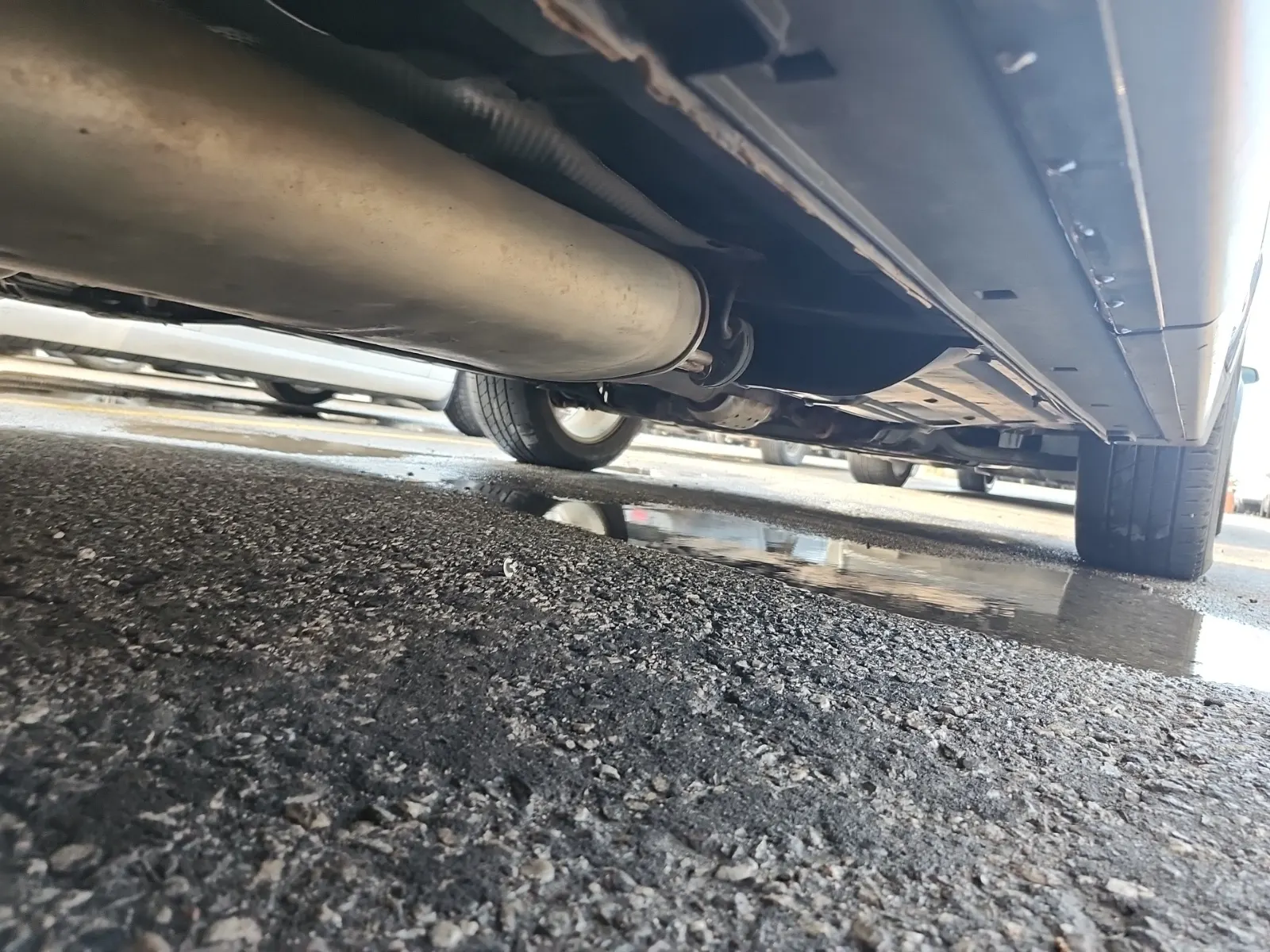 Undercarriage - Passenger Photo