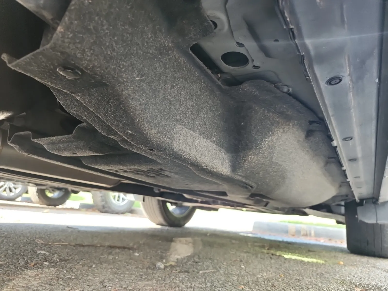 Undercarriage - Passenger Photo