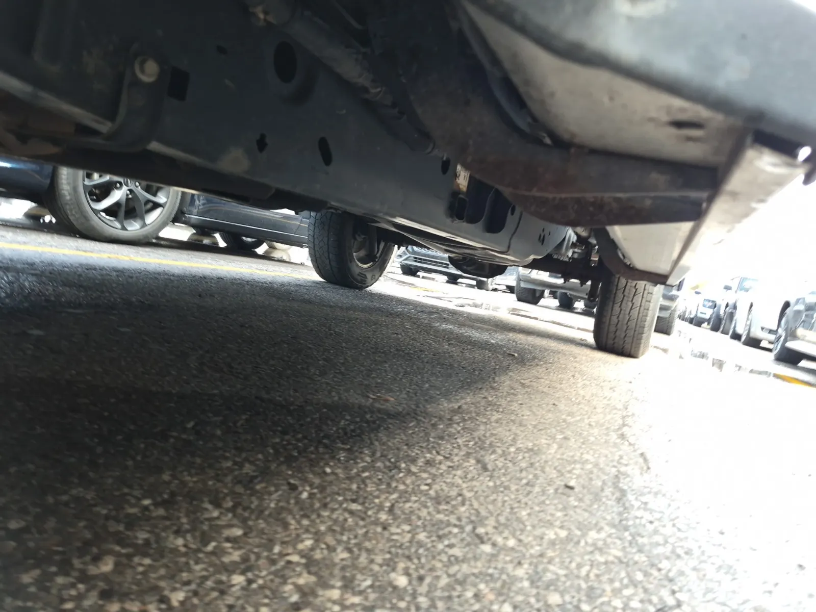 Undercarriage - Driver Photo