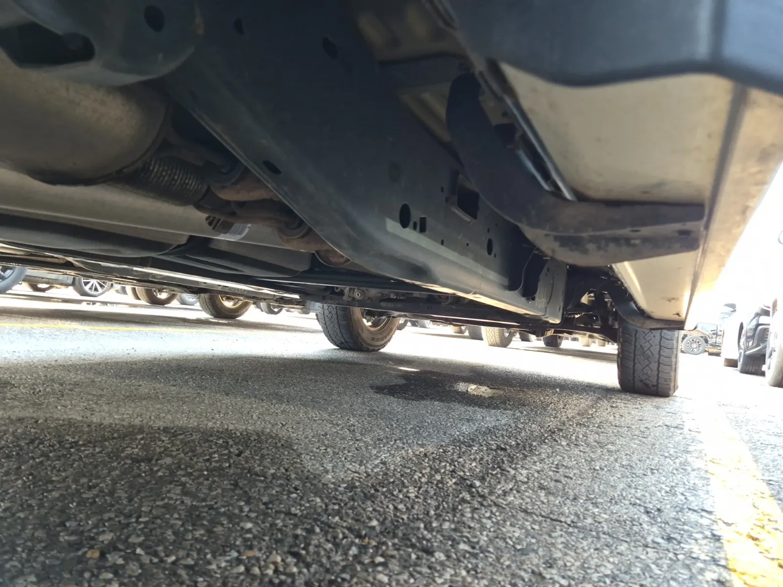 Undercarriage - Passenger Photo