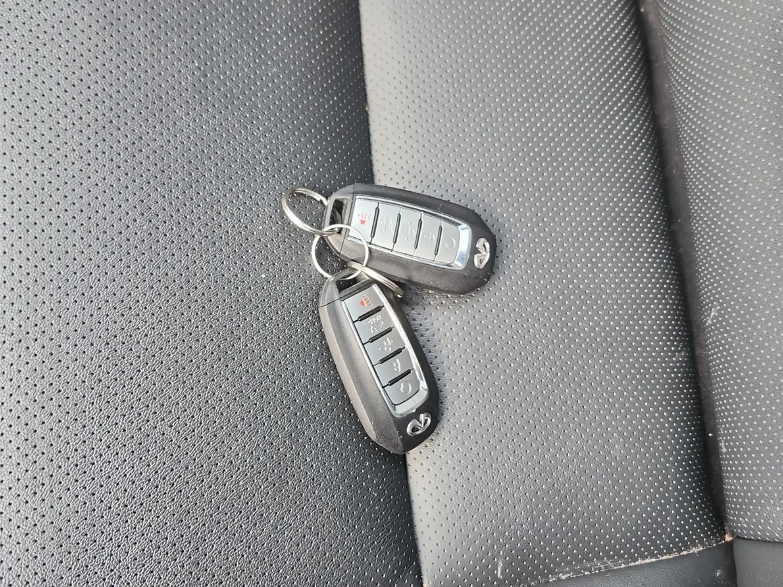 Keys/Fobs/Manual Photo