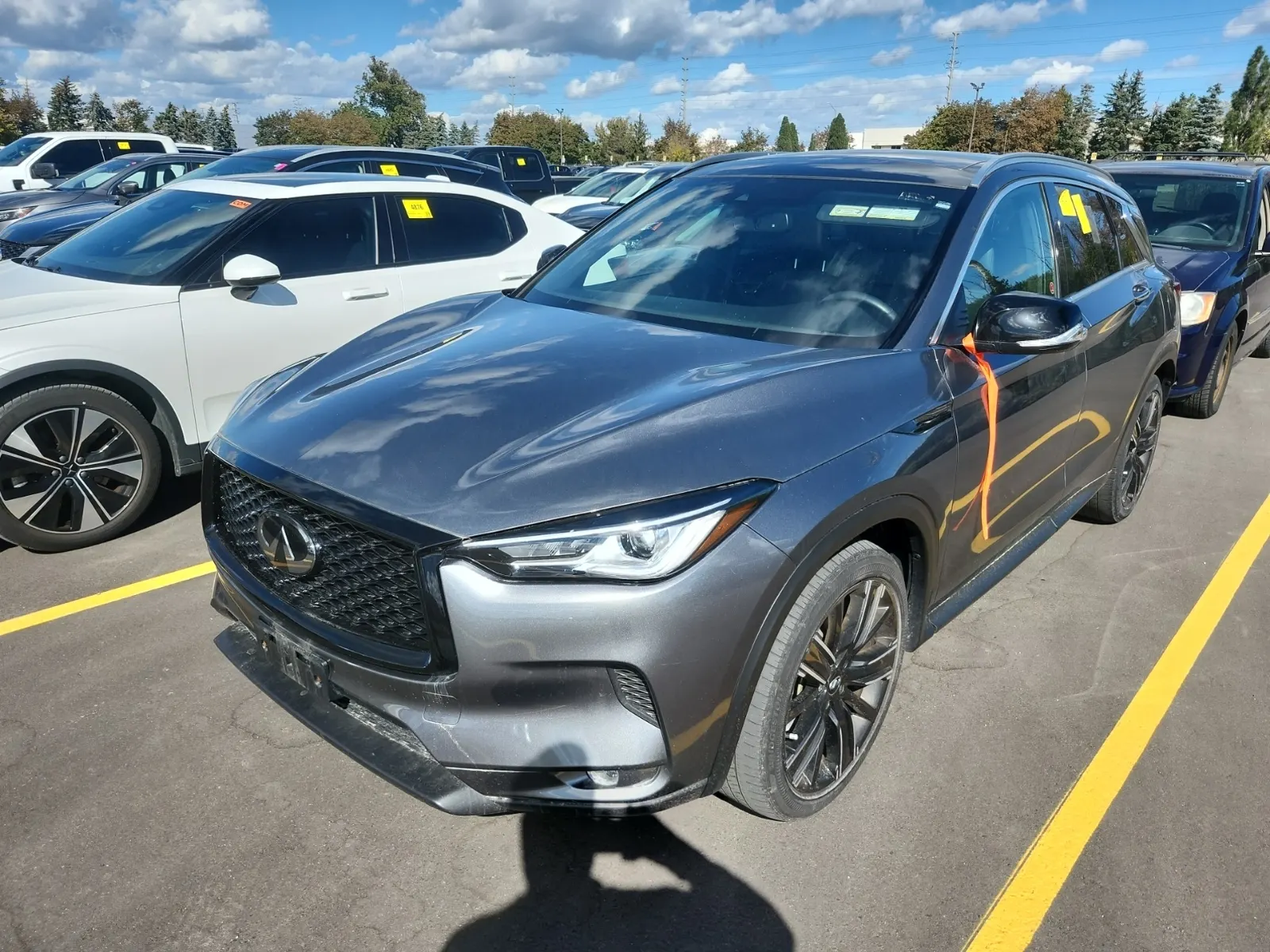 Front driver 3/4 photo