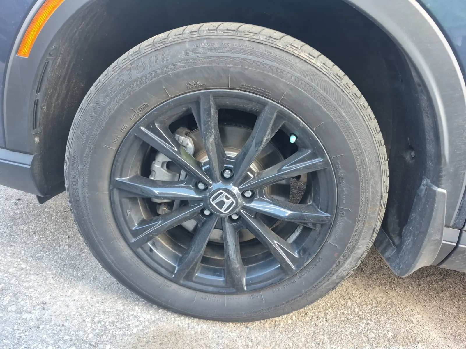 Front driver wheel/tire photo