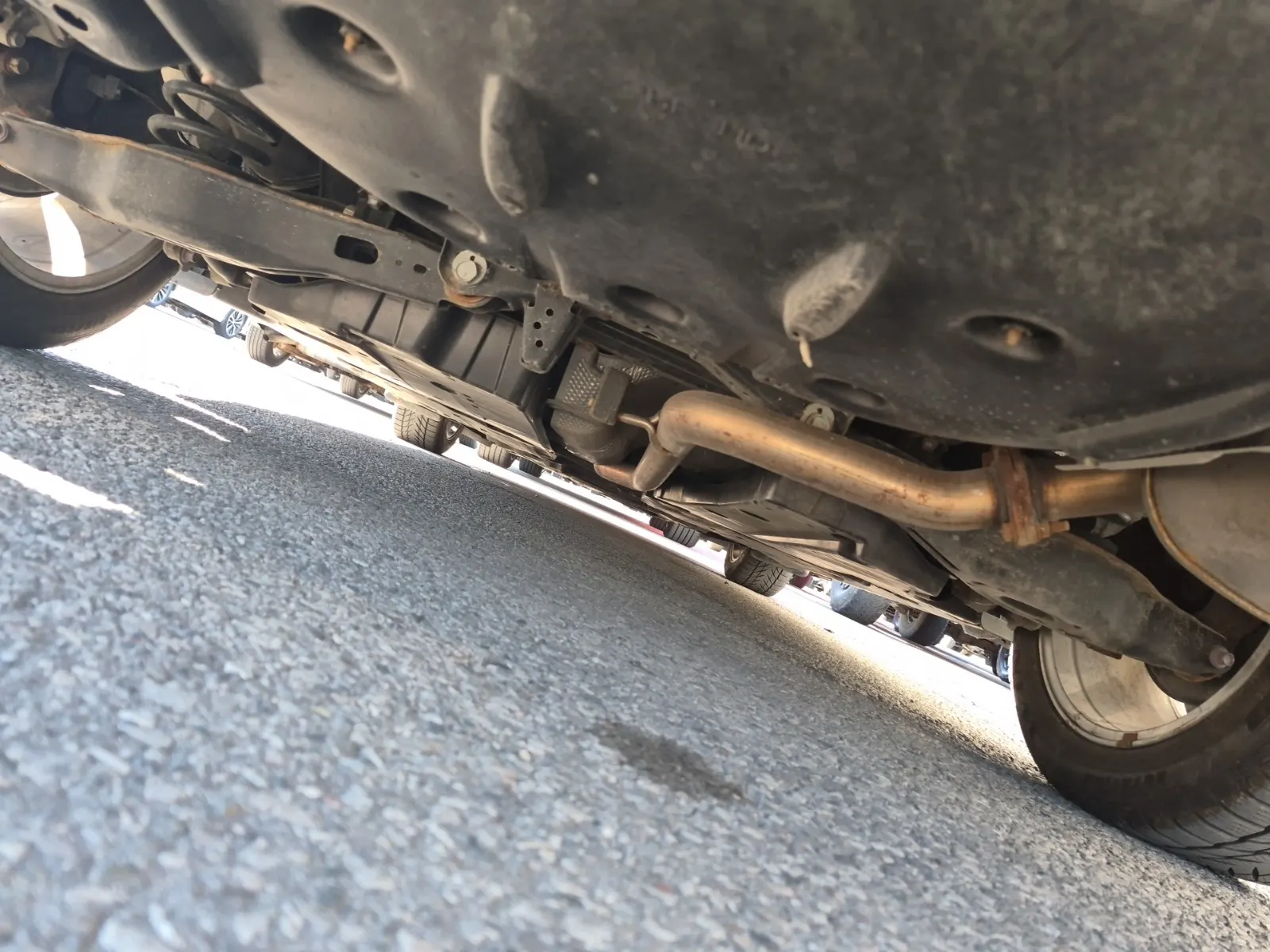 Undercarriage - Rear Photo