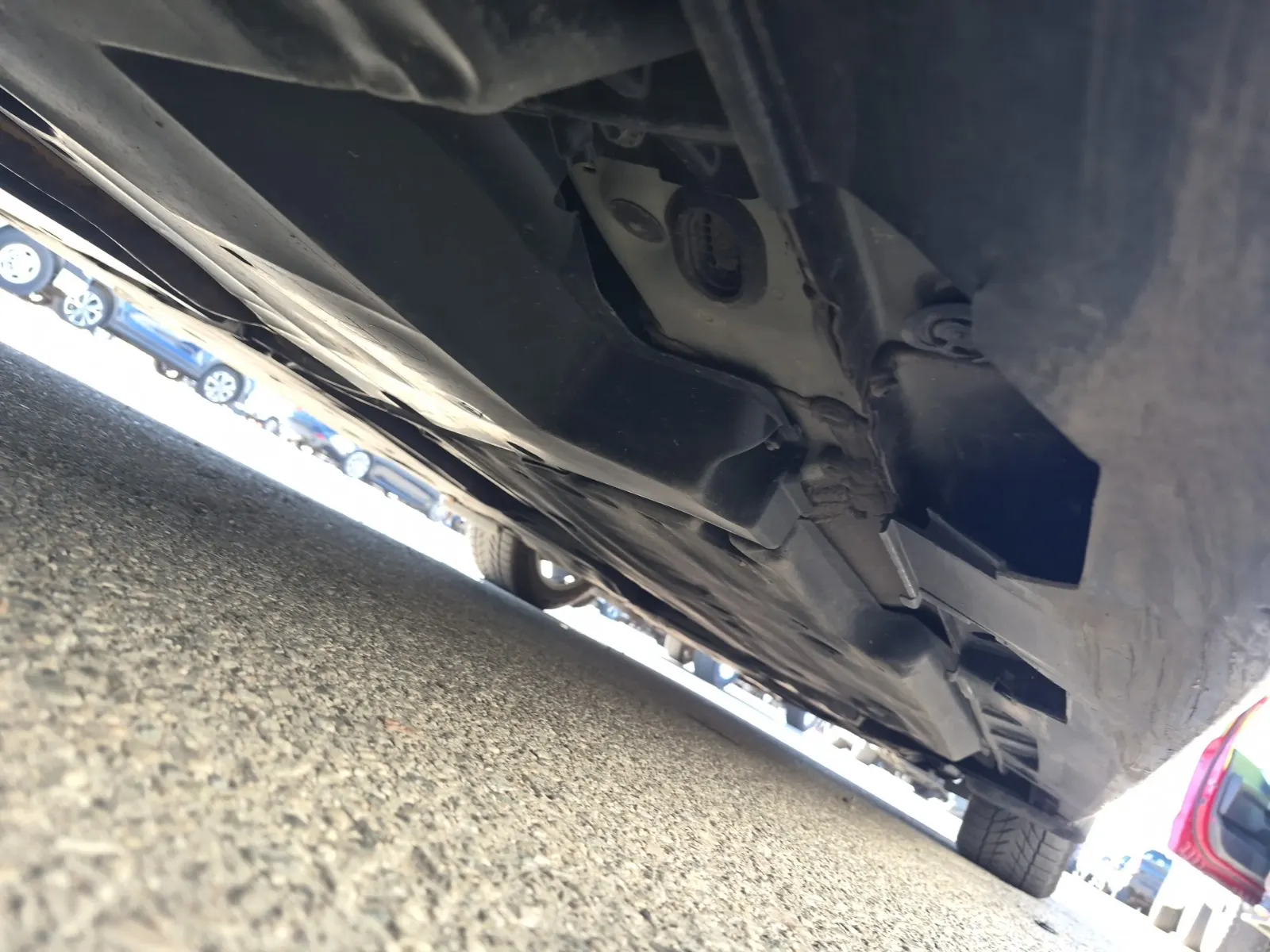 Undercarriage - Passenger Photo