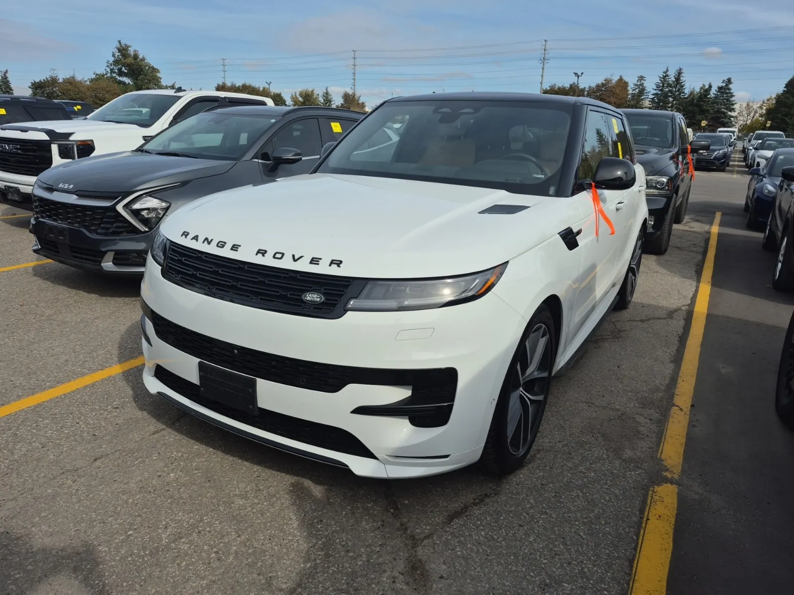 Front driver 3/4 photo