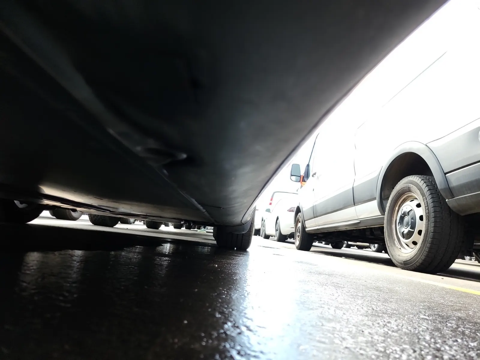 Undercarriage - Passenger Photo
